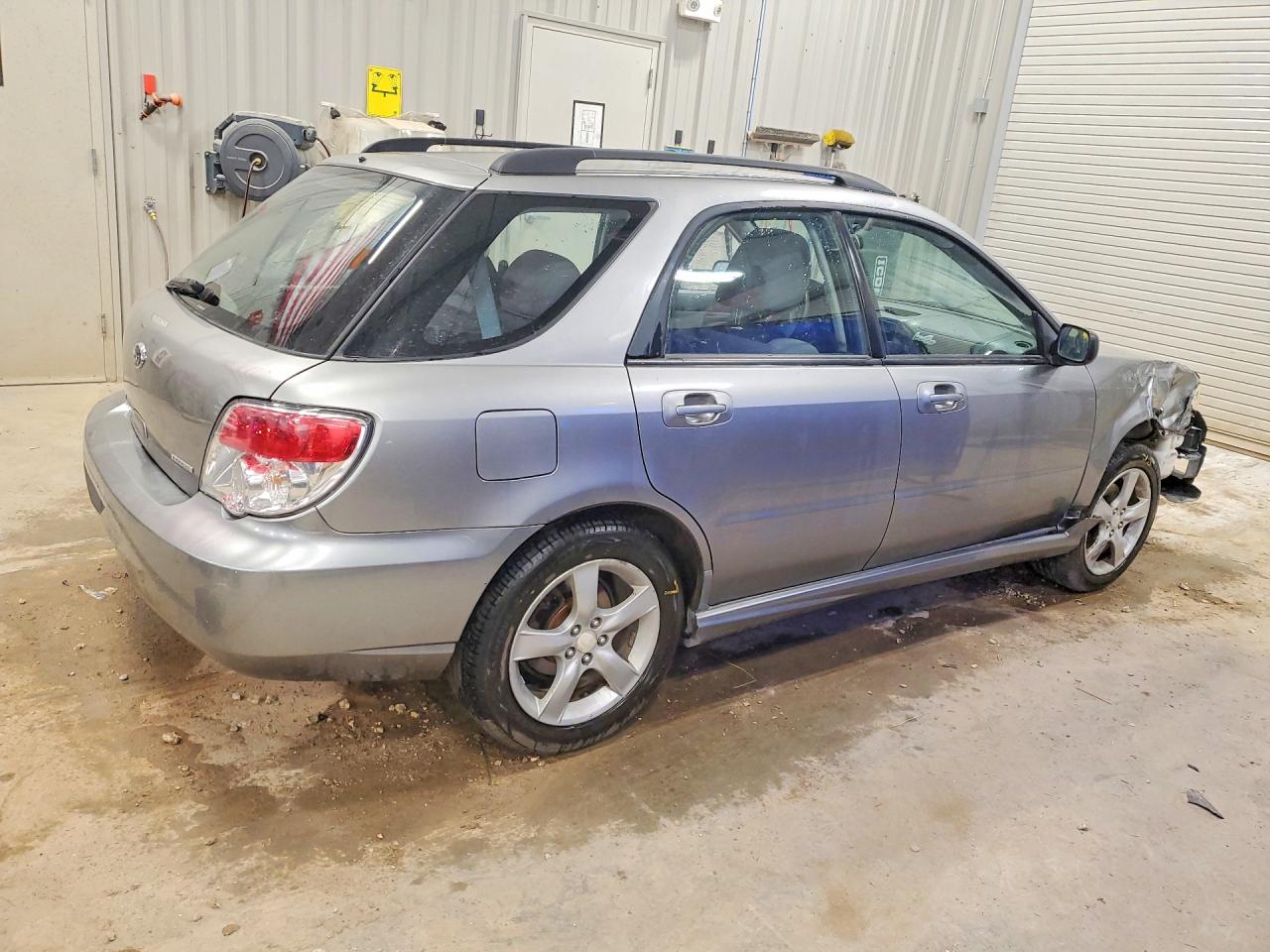 2007 Subaru Impreza 2.5i Silver vin: JF1GG61617H808861