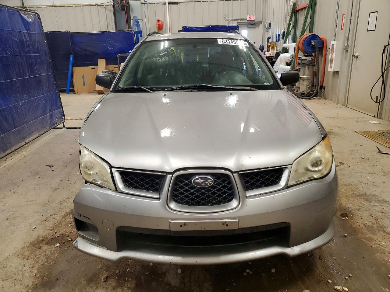 2007 Subaru Impreza 2.5i Silver vin: JF1GG61617H808861