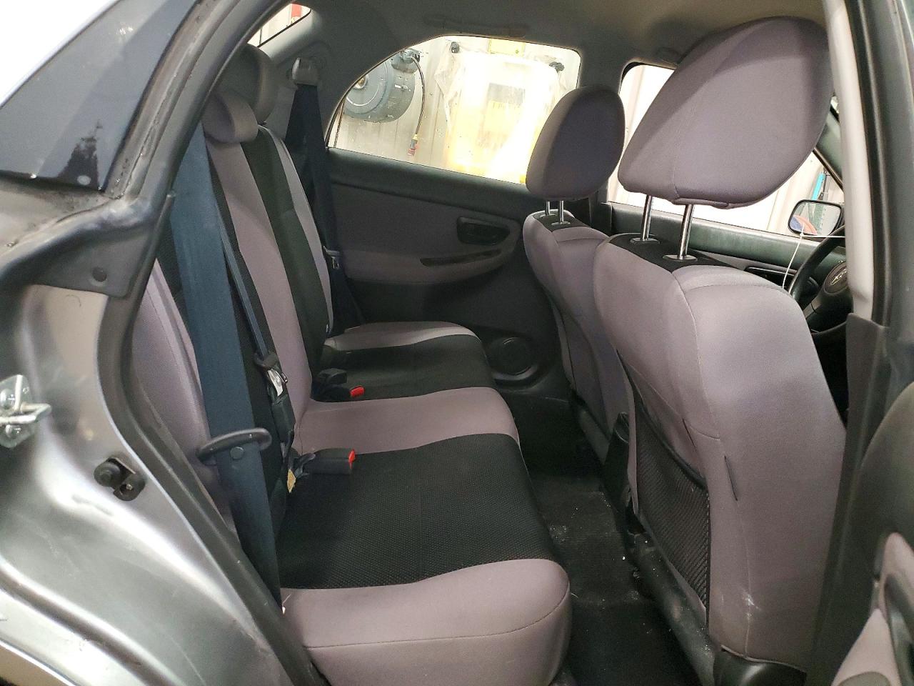 2007 Subaru Impreza 2.5i Silver vin: JF1GG61617H808861