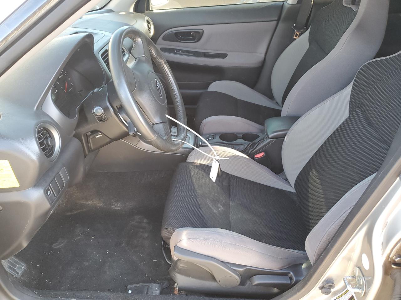 2007 Subaru Impreza 2.5i Silver vin: JF1GG61677H813336