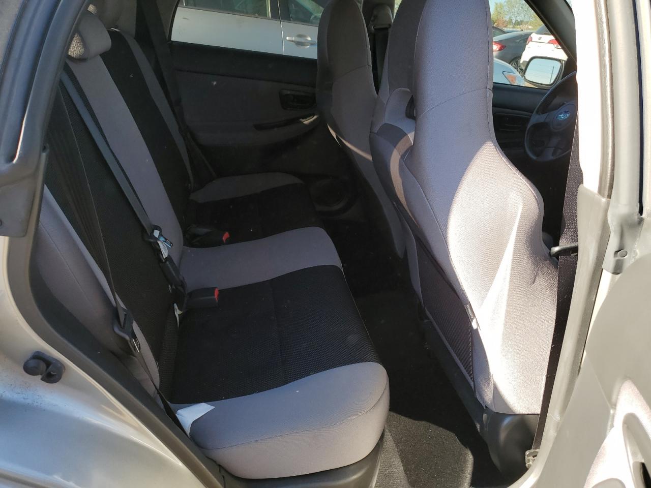 2007 Subaru Impreza 2.5i Silver vin: JF1GG61677H813336