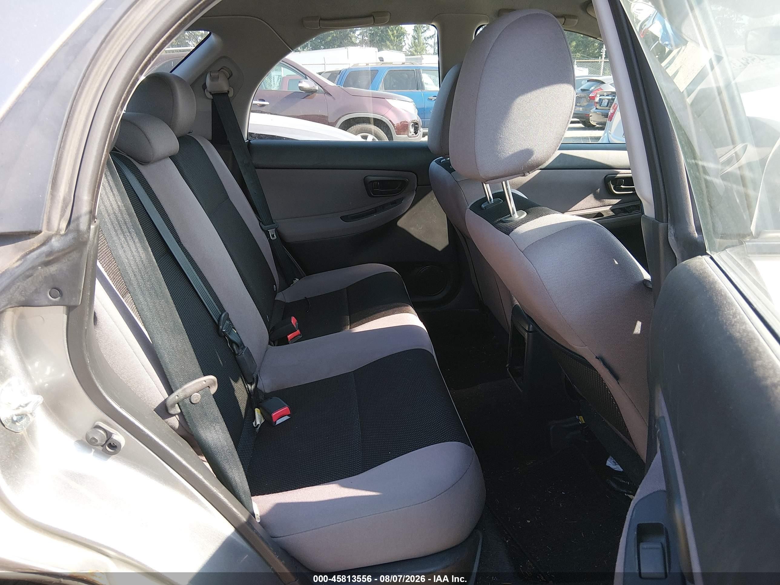 2007 Subaru Impreza 2.5i Silver vin: JF1GG61687H805763
