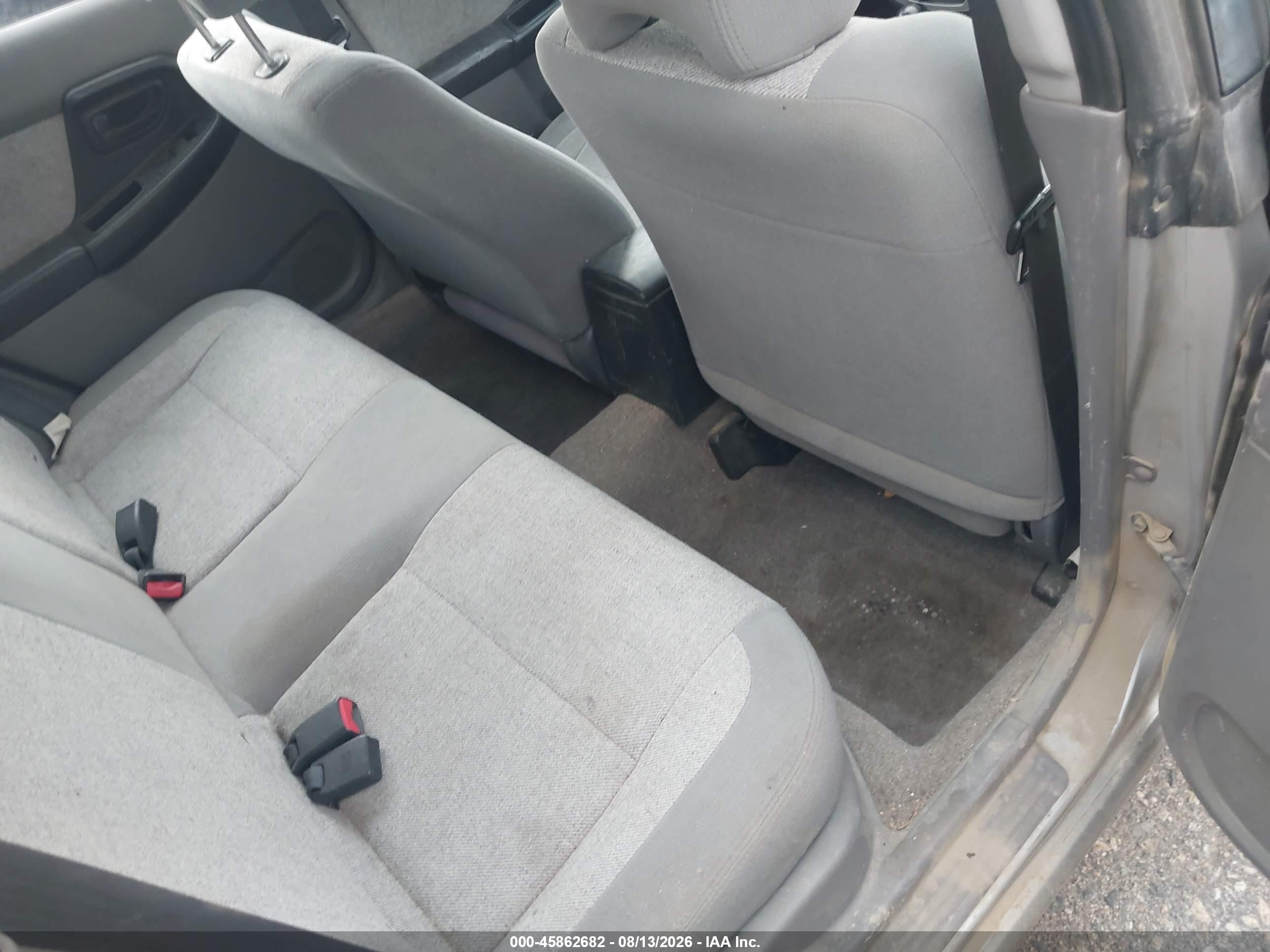 2002 Subaru Impreza Outback Sport   Silver vin: JF1GG68582H820401
