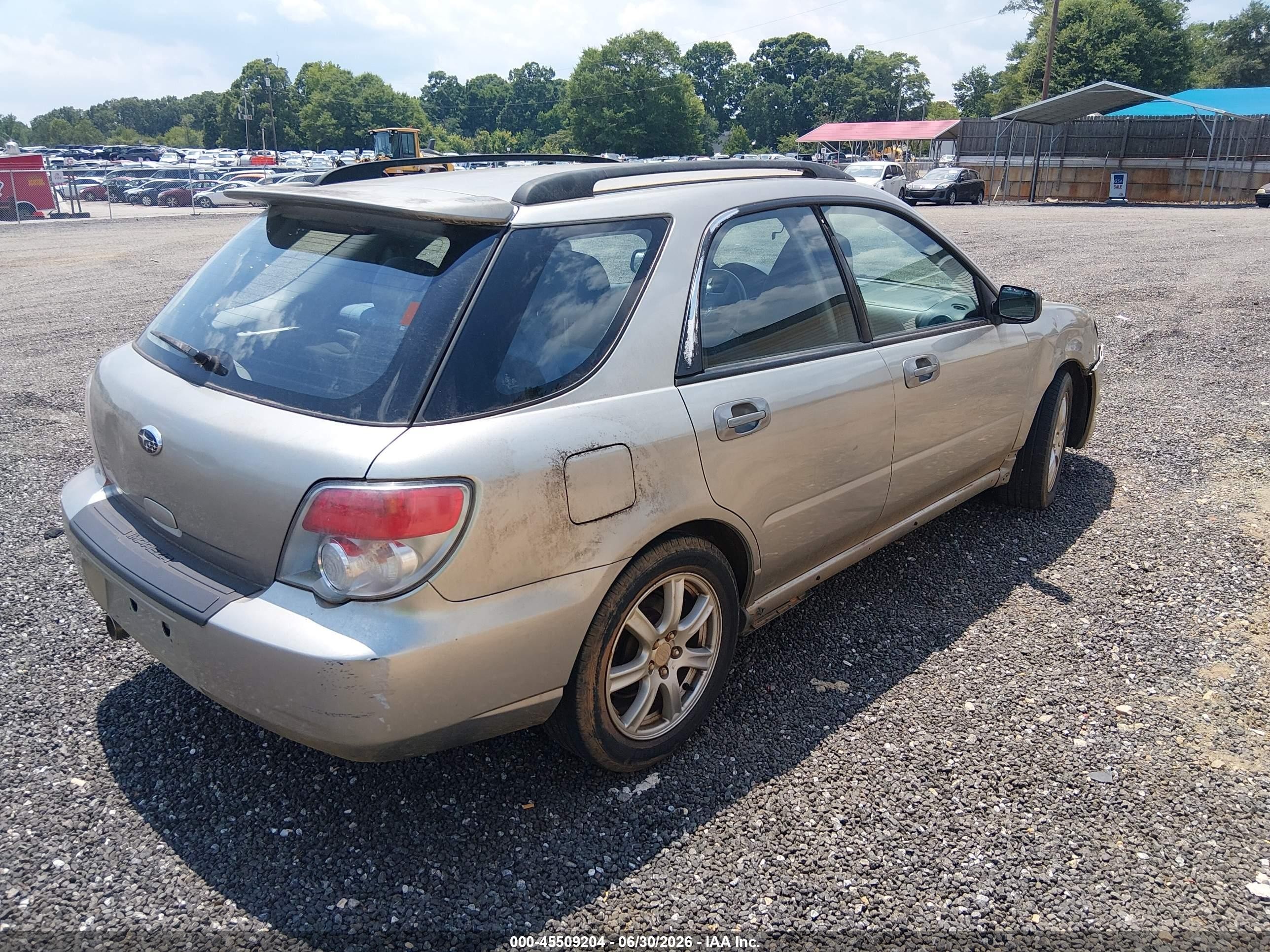 2006 Subaru Impreza Outback Sport   Champagne vin: JF1GG68636H820241