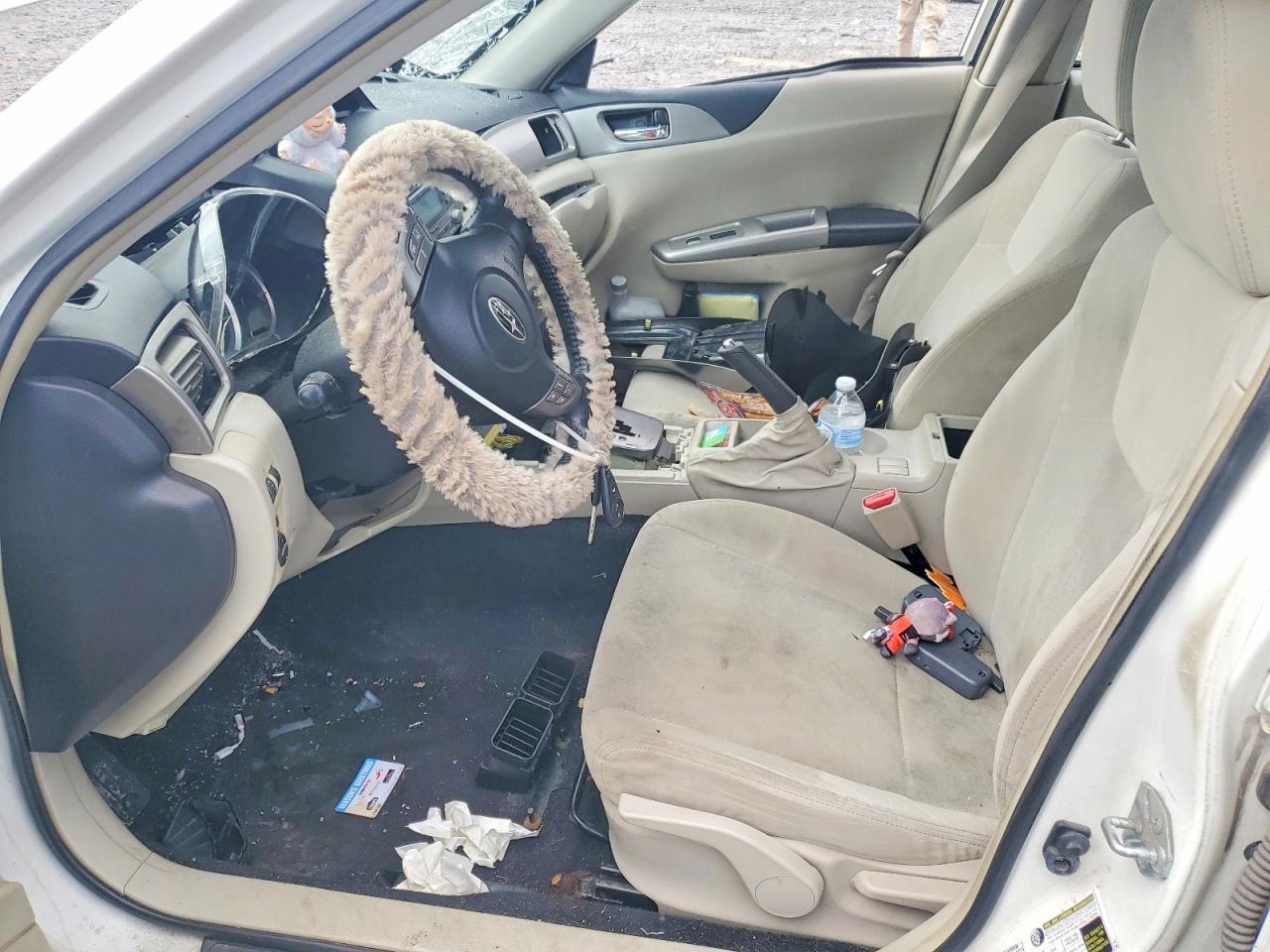 2009 Subaru Impreza 2.5i Premium Белый vin: JF1GH60689H822452