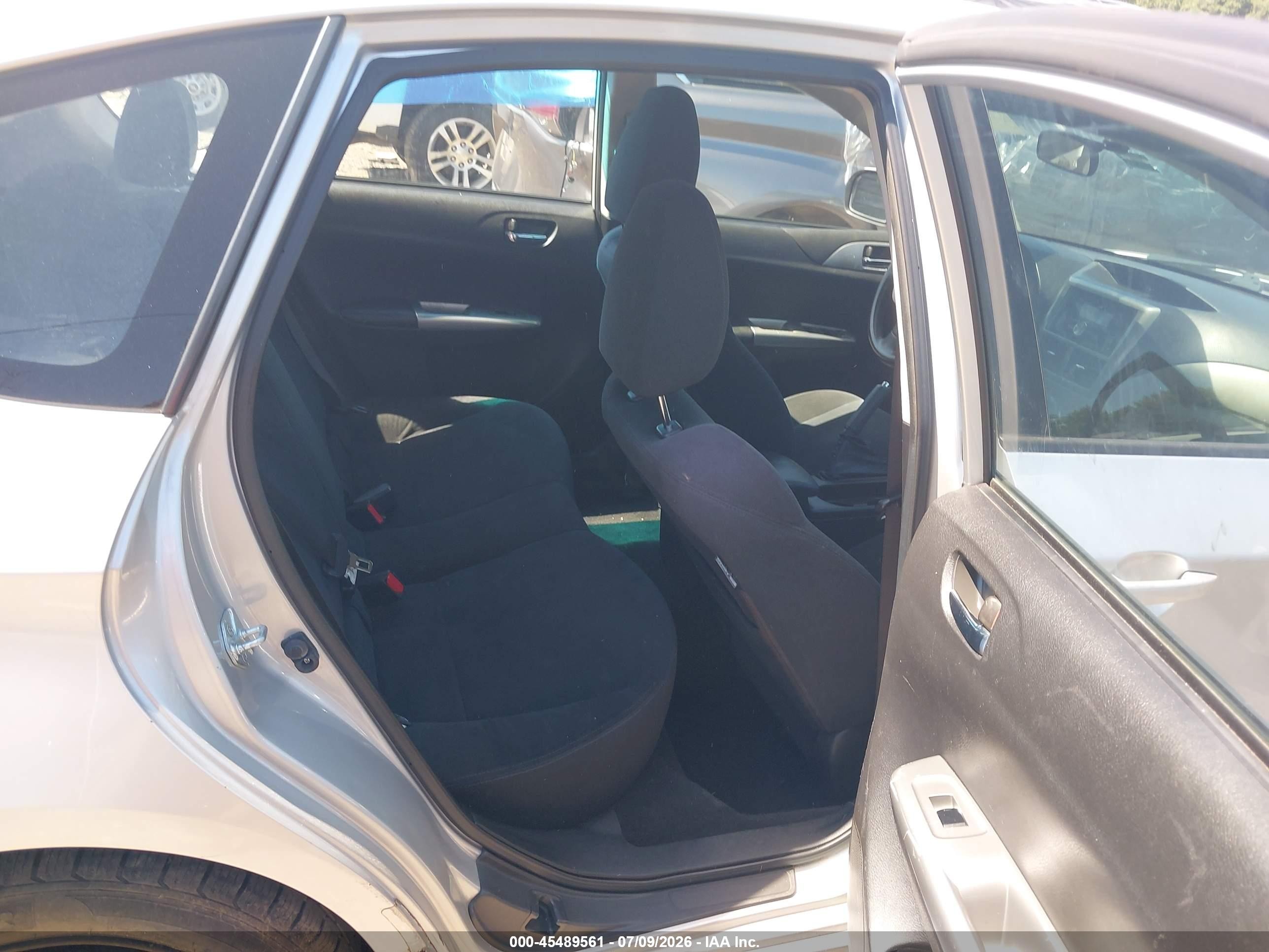 2009 Subaru Impreza 2.5i Silver vin: JF1GH61649H808076