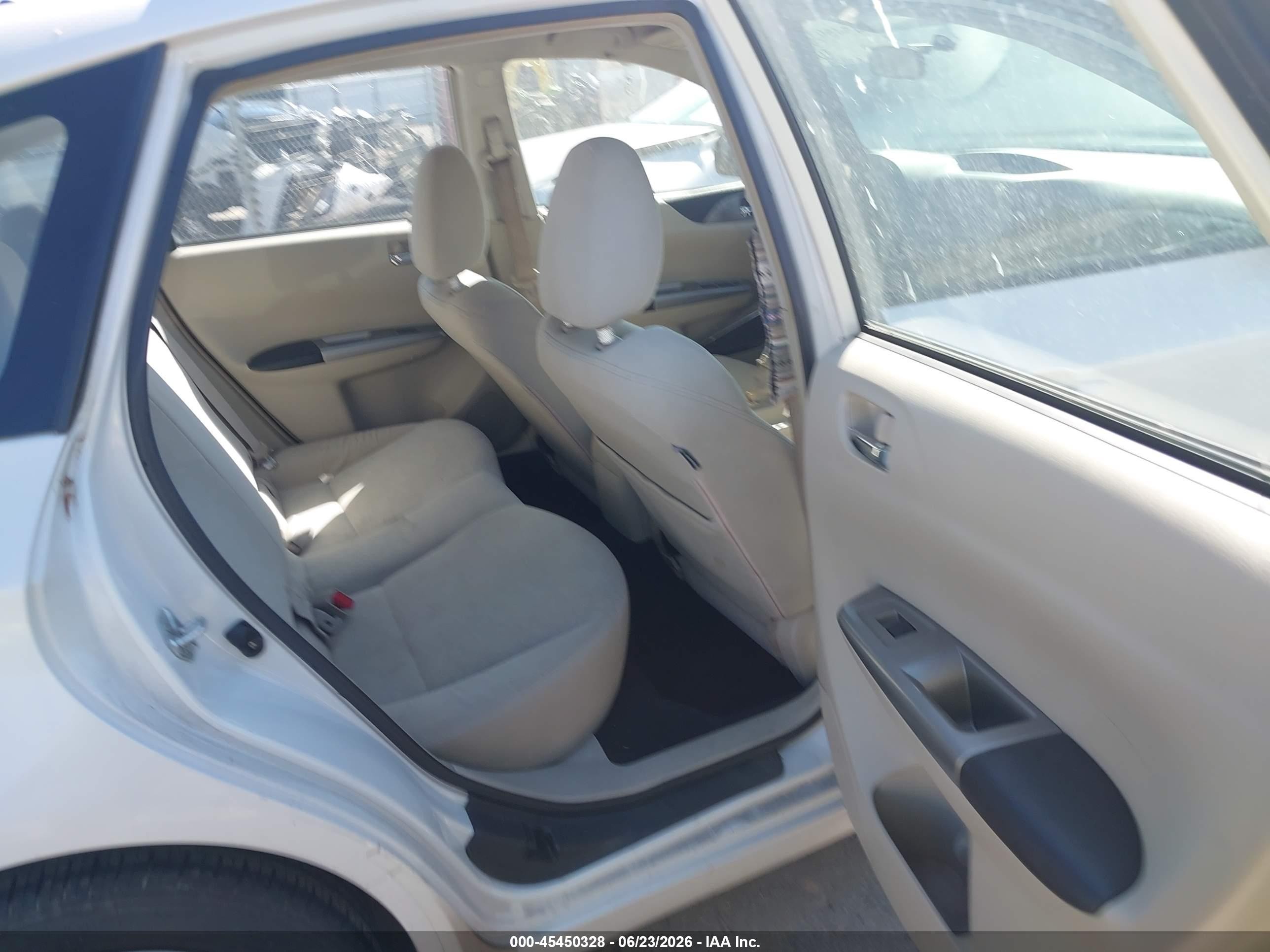 2009 Subaru Impreza 2.5i Cream vin: JF1GH61649H814301