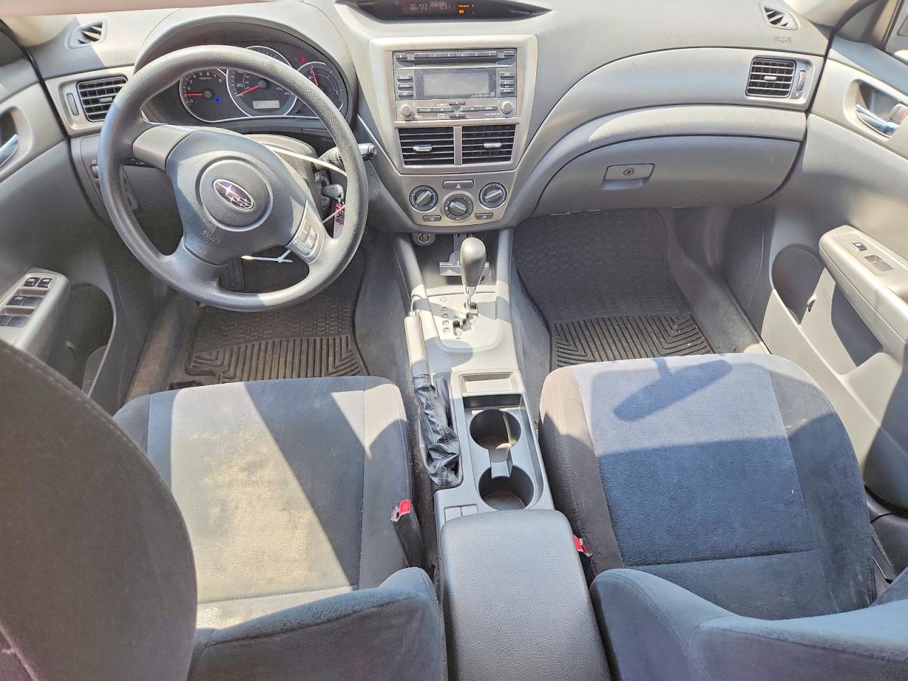 2008 Subaru Impreza 2.5i Silver vin: JF1GH61658H810644