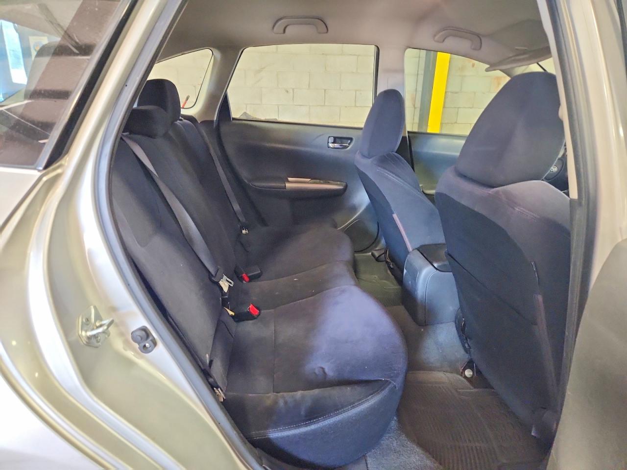 2008 Subaru Impreza 2.5i Silver vin: JF1GH61658H833034