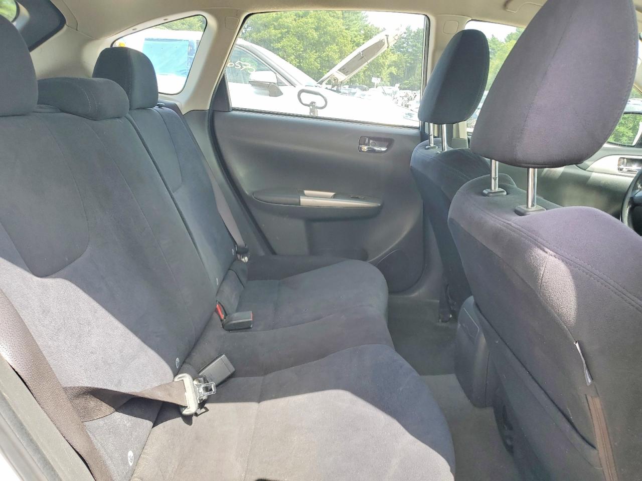 2008 Subaru Impreza 2.5i Silver vin: JF1GH61698H838172