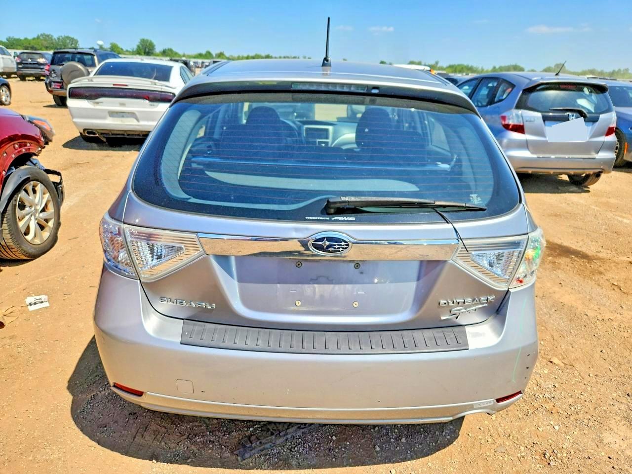 2009 Subaru Impreza Outback Sport Silver vin: JF1GH63609H816107