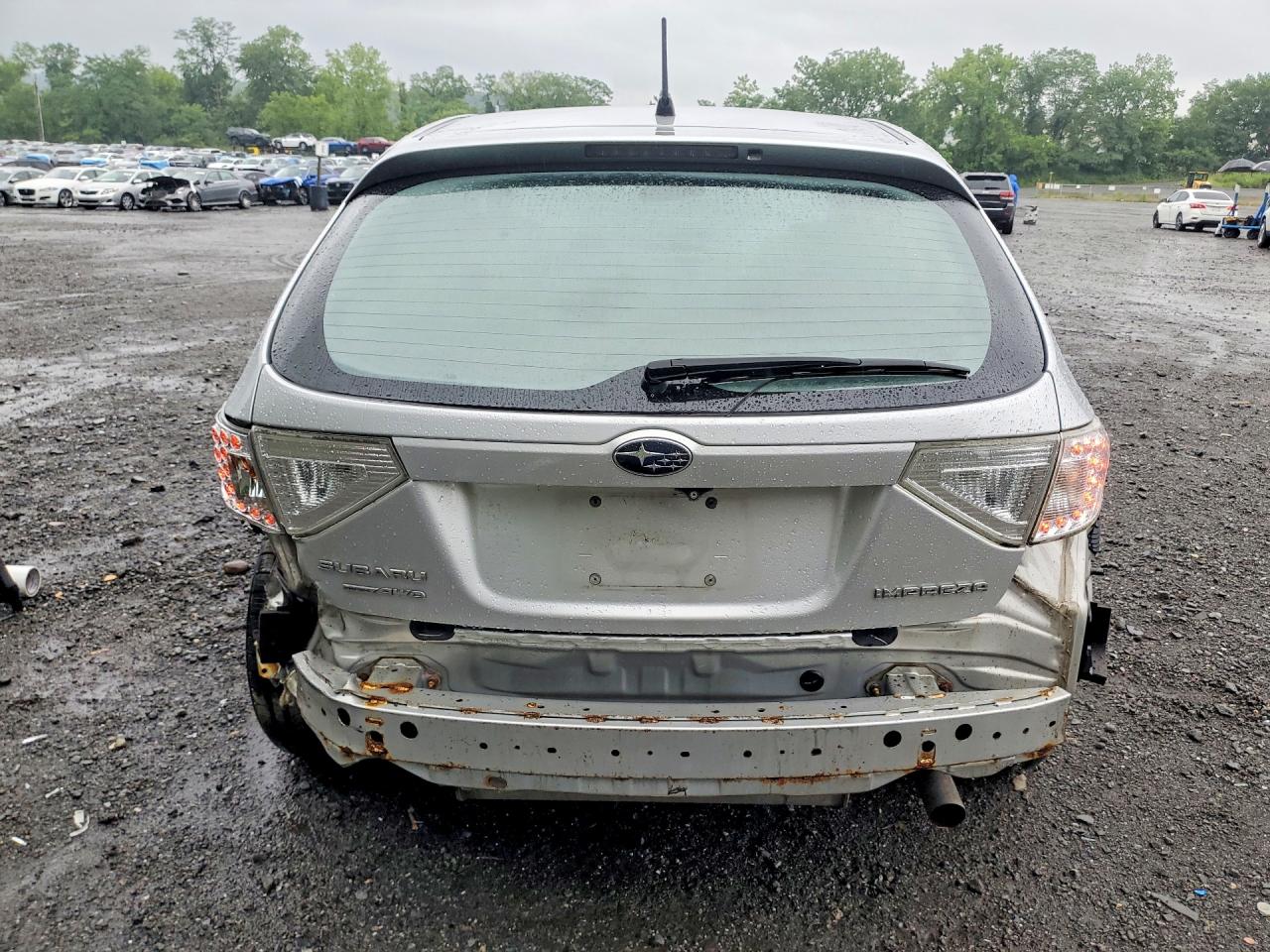 2011 Subaru Impreza 2.5i Silver vin: JF1GH6A62BH806090