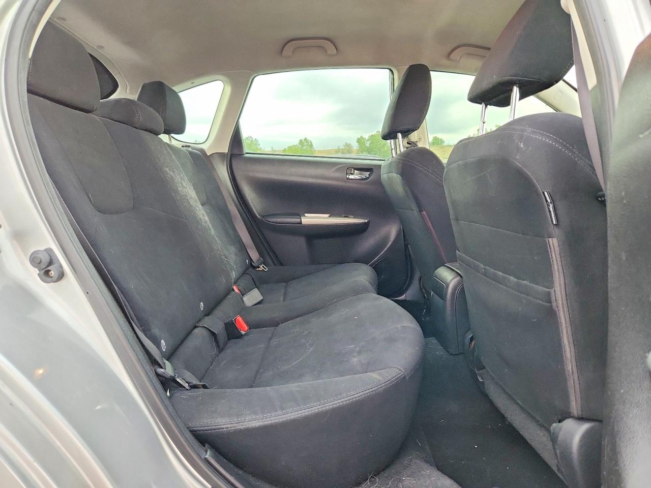 2010 Subaru Impreza 2.5i Silver vin: JF1GH6A63AH805979