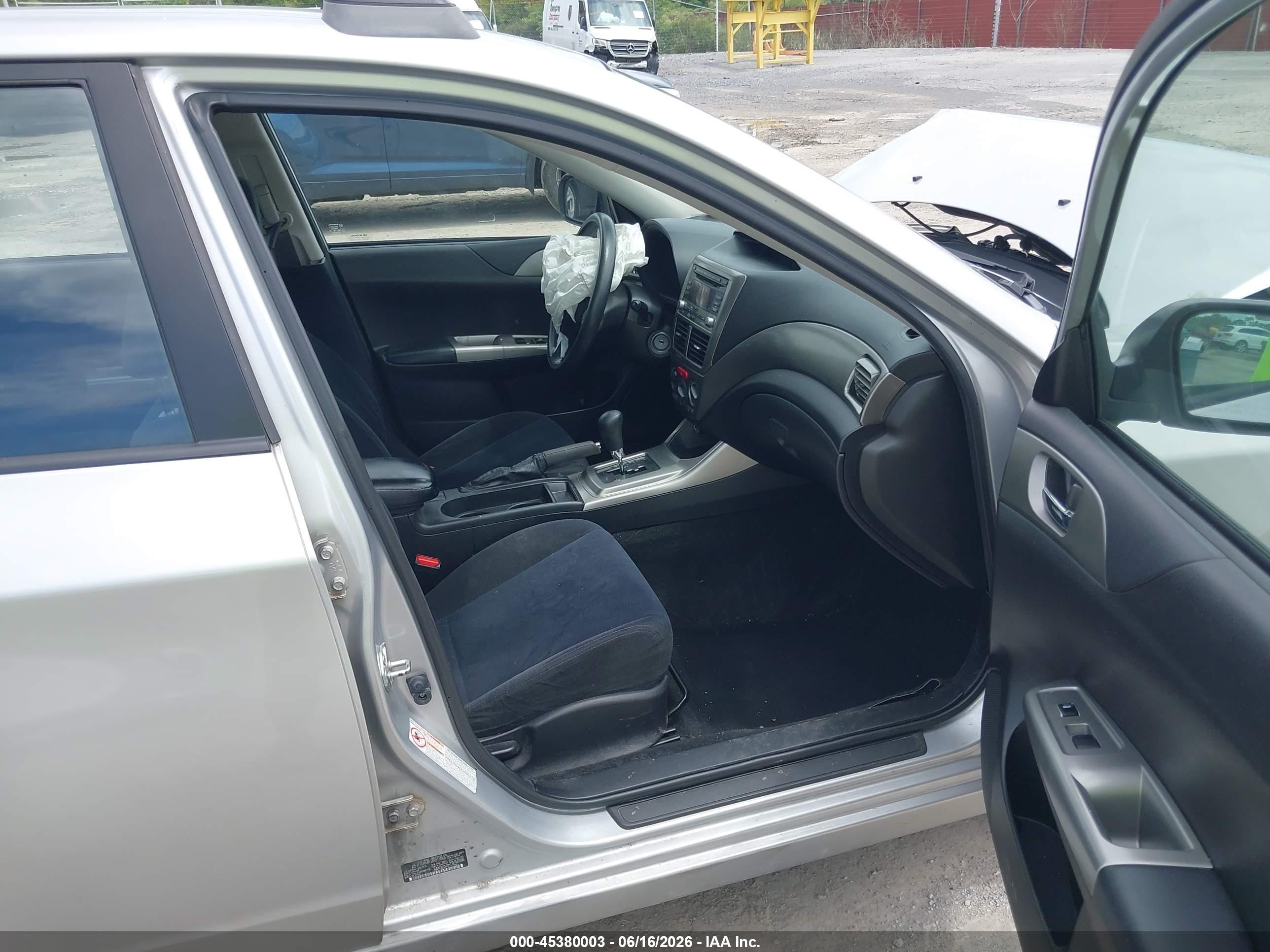 2010 Subaru Impreza 2.5i Серебряный vin: JF1GH6A63AH818666