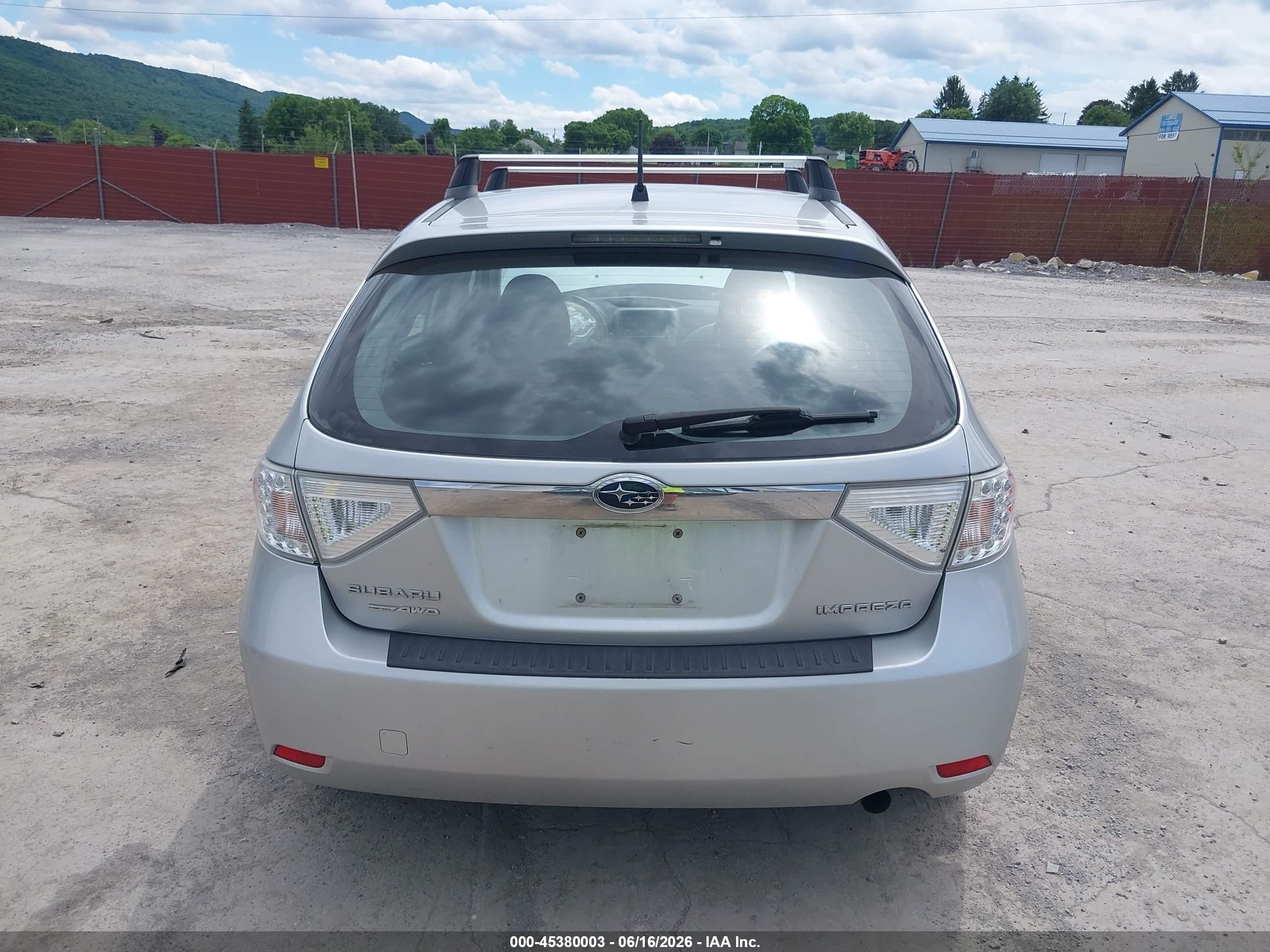 2010 Subaru Impreza 2.5i Серебряный vin: JF1GH6A63AH818666