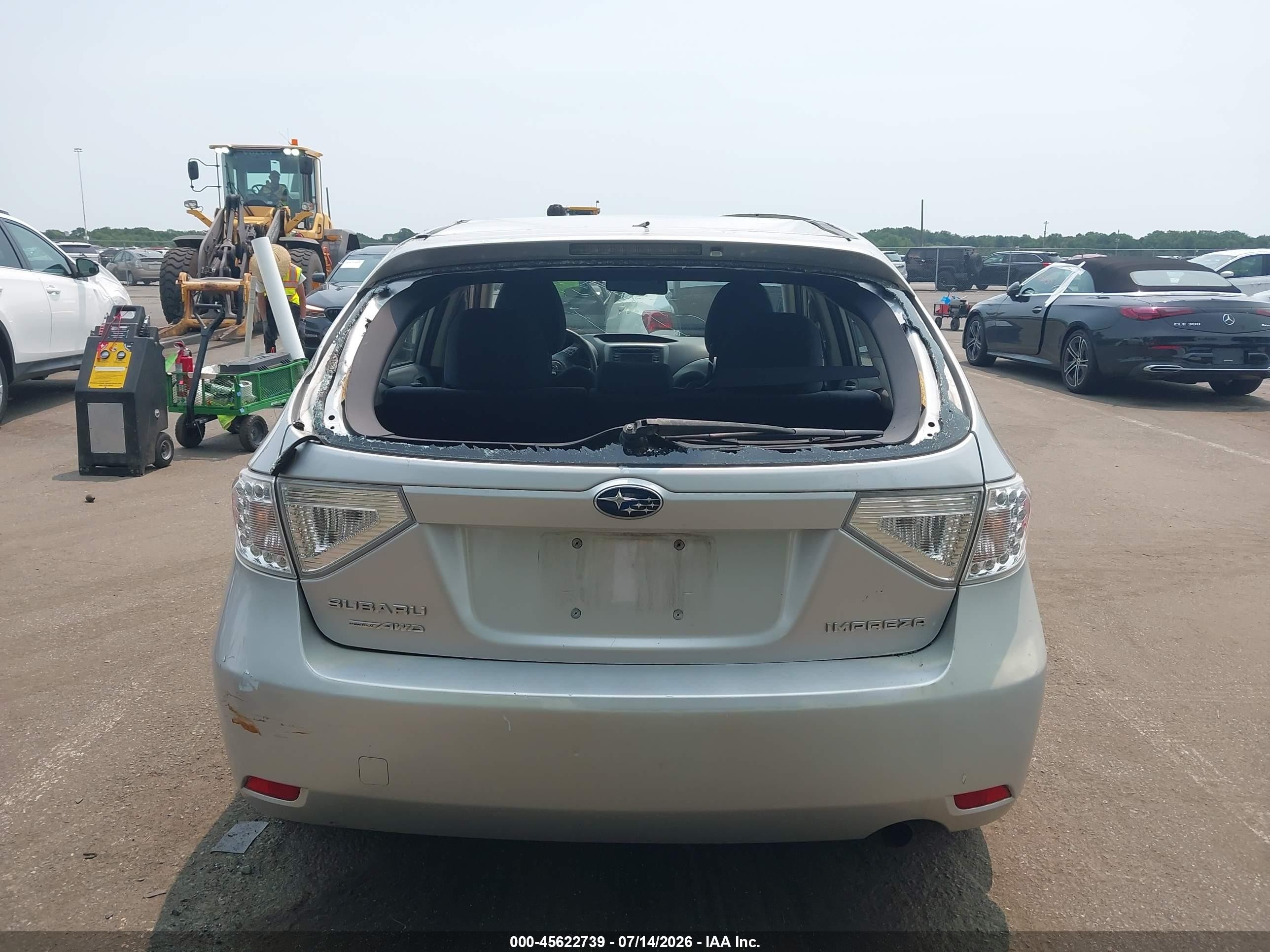 2011 Subaru Impreza 2.5i Silver vin: JF1GH6A65BH823398