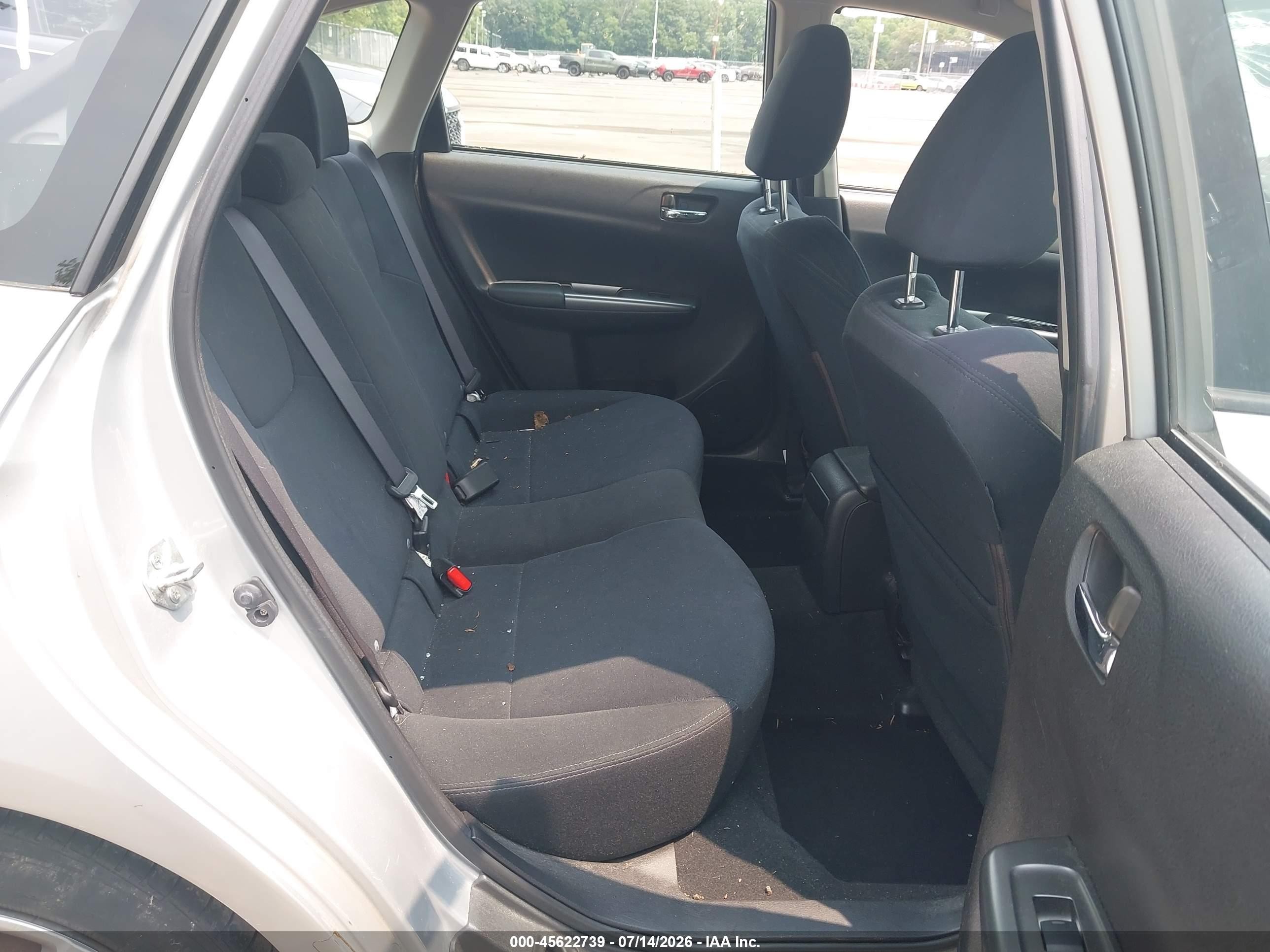 2011 Subaru Impreza 2.5i Silver vin: JF1GH6A65BH823398