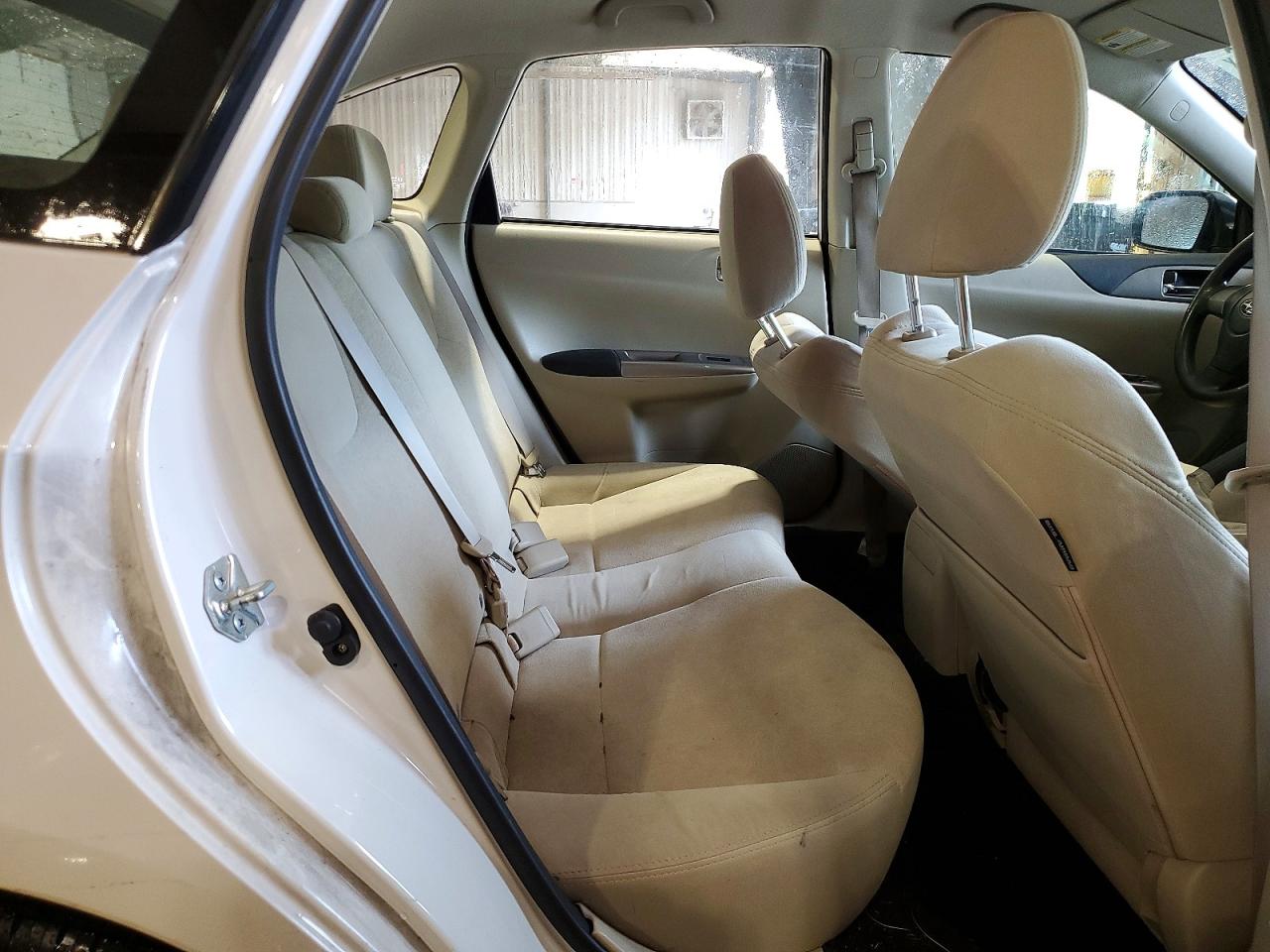 2010 Subaru Impreza 2.5i Белый vin: JF1GH6A68AH825709