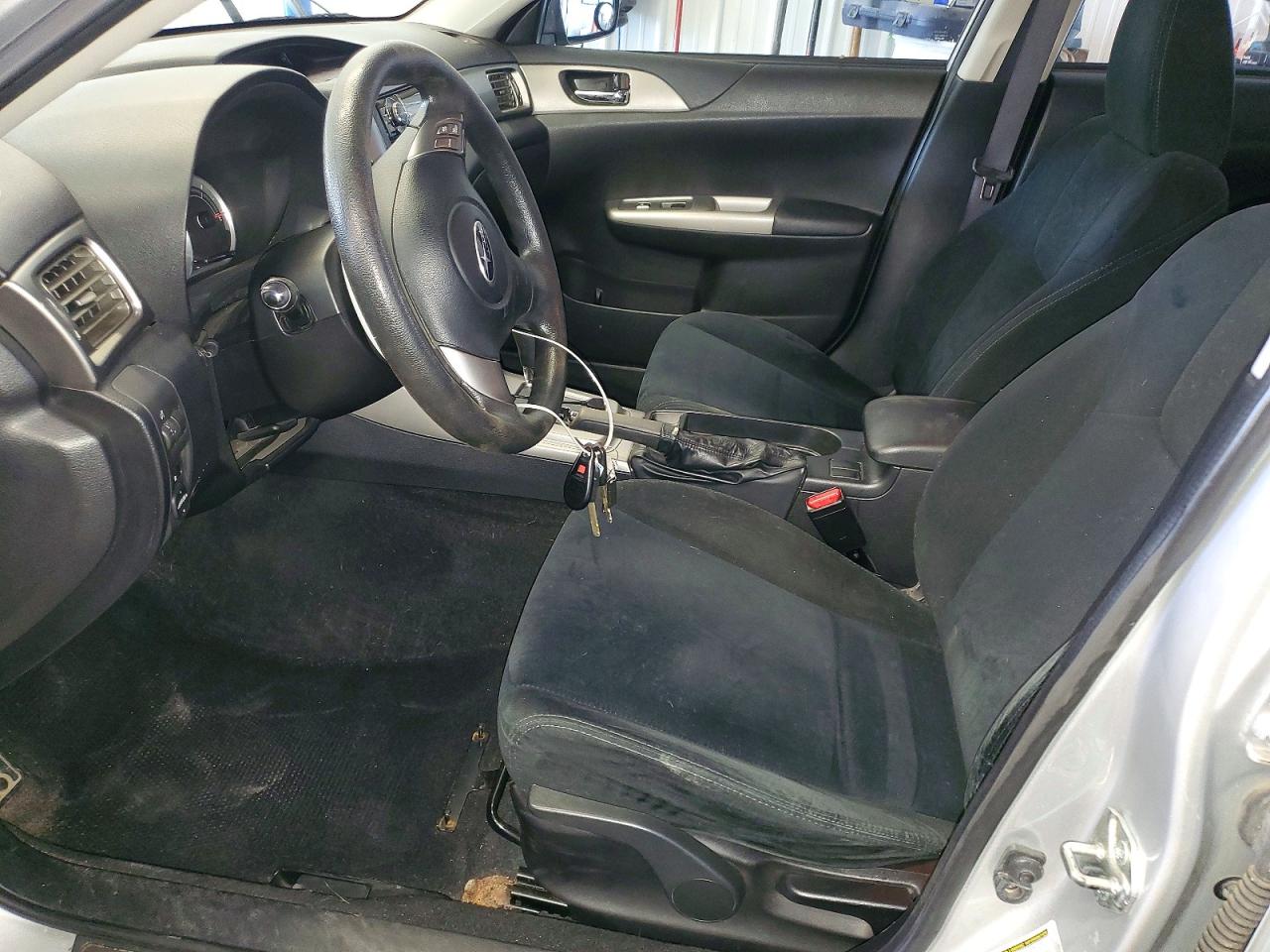 2010 Subaru Impreza 2.5i Silver vin: JF1GH6A6XAH819393