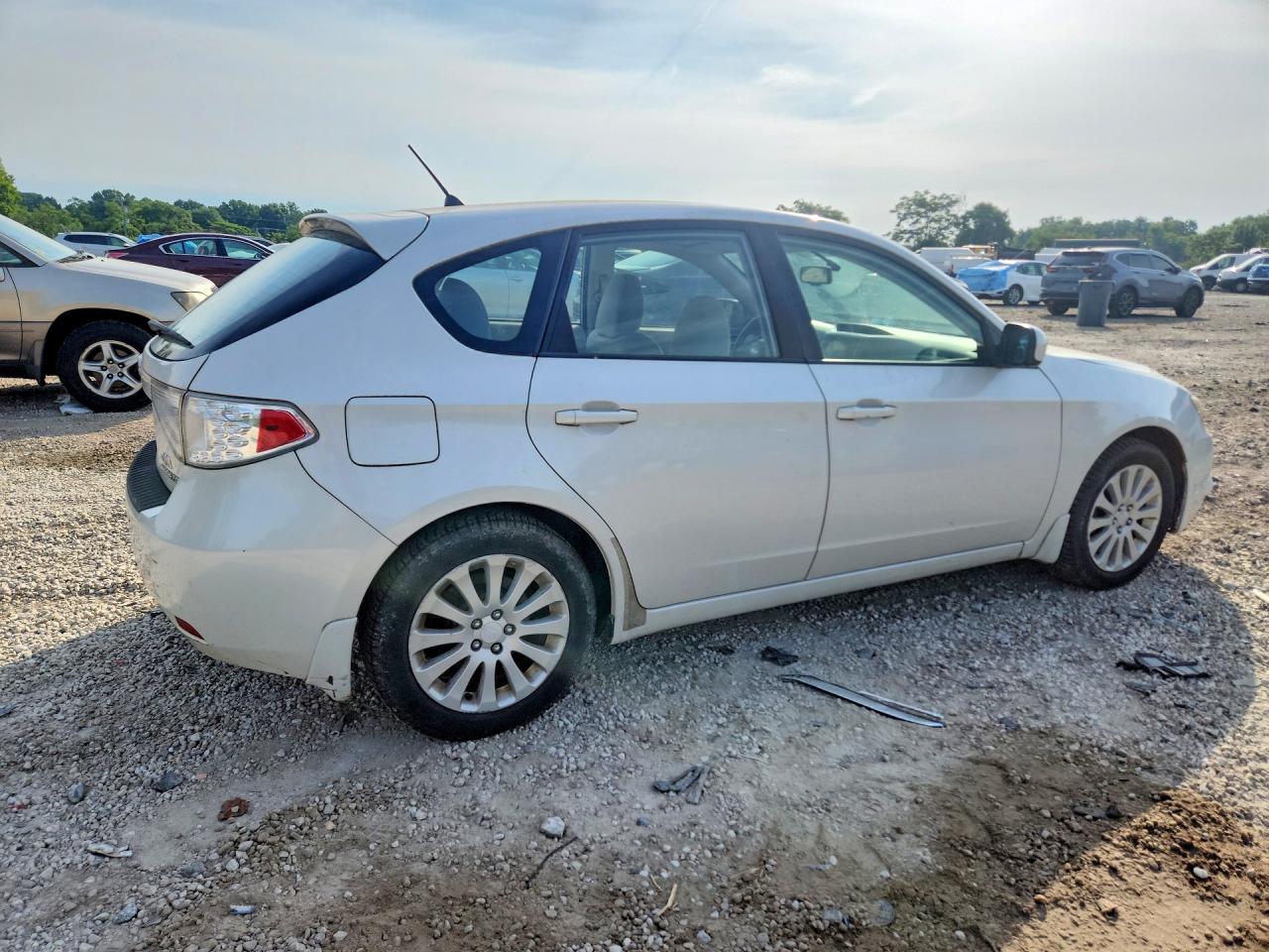 2011 Subaru Impreza 2.5i Premium White vin: JF1GH6B64BH817512