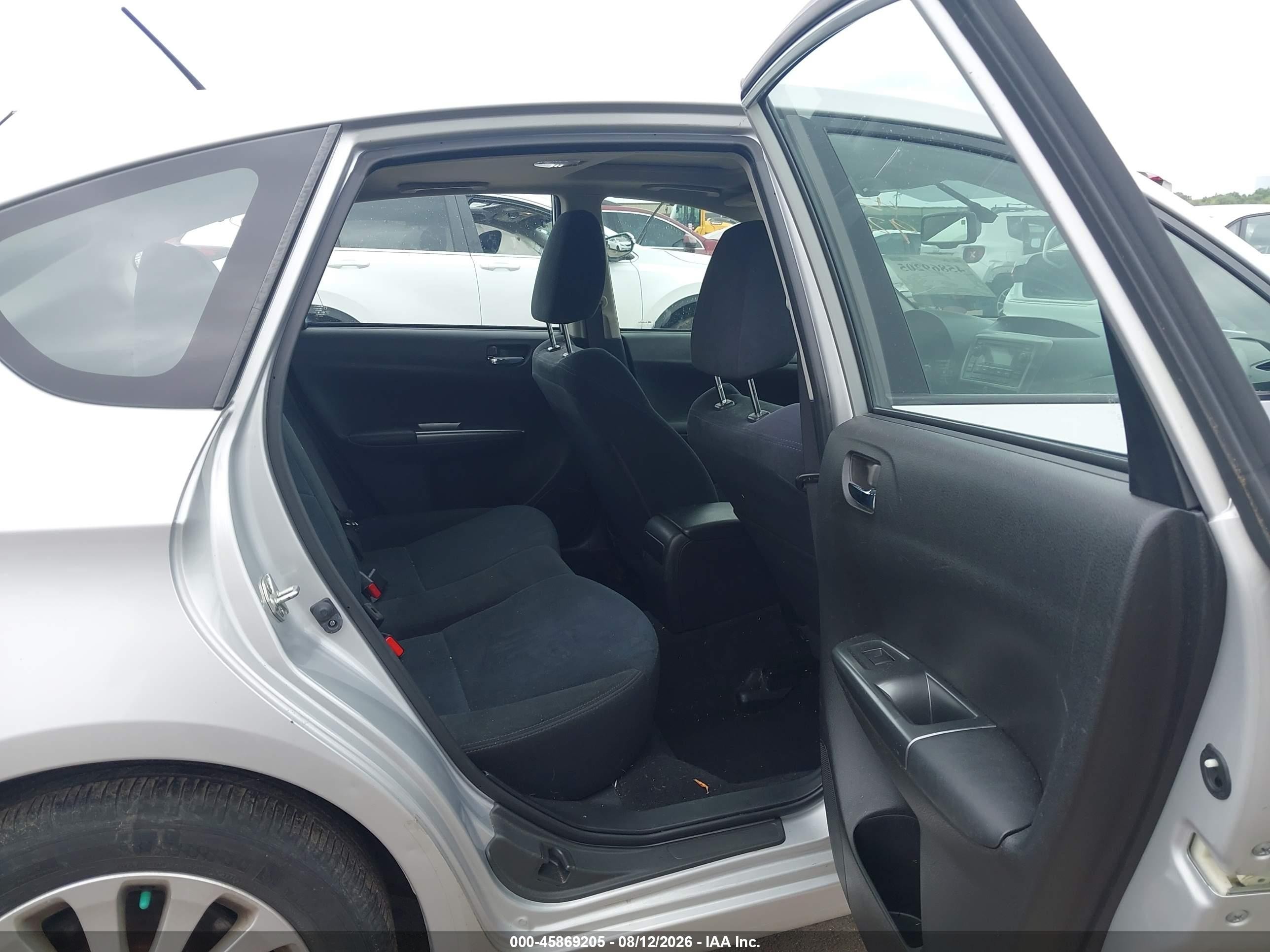 2011 Subaru Impreza 2.5i Premium Серебряный vin: JF1GH6B66BH810271