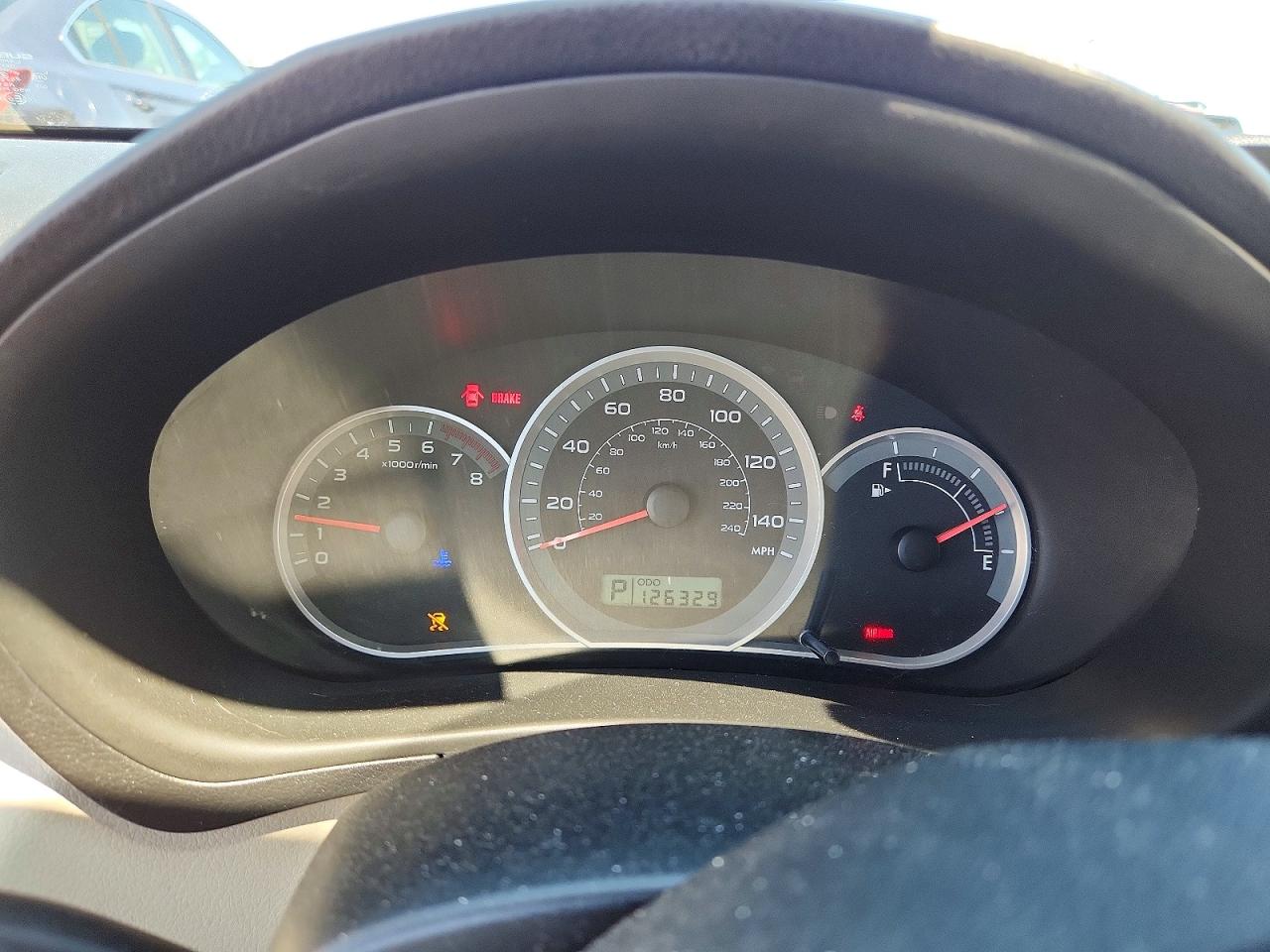 2010 Subaru Impreza 2.5i Premium Белый vin: JF1GH6B68AH817253