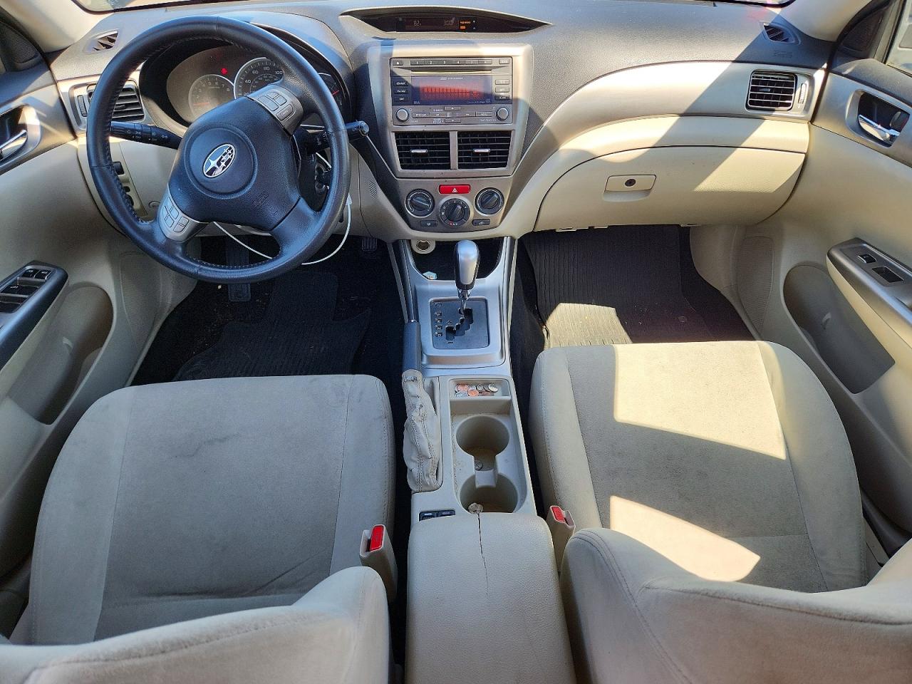 2010 Subaru Impreza 2.5i Premium Белый vin: JF1GH6B68AH817253