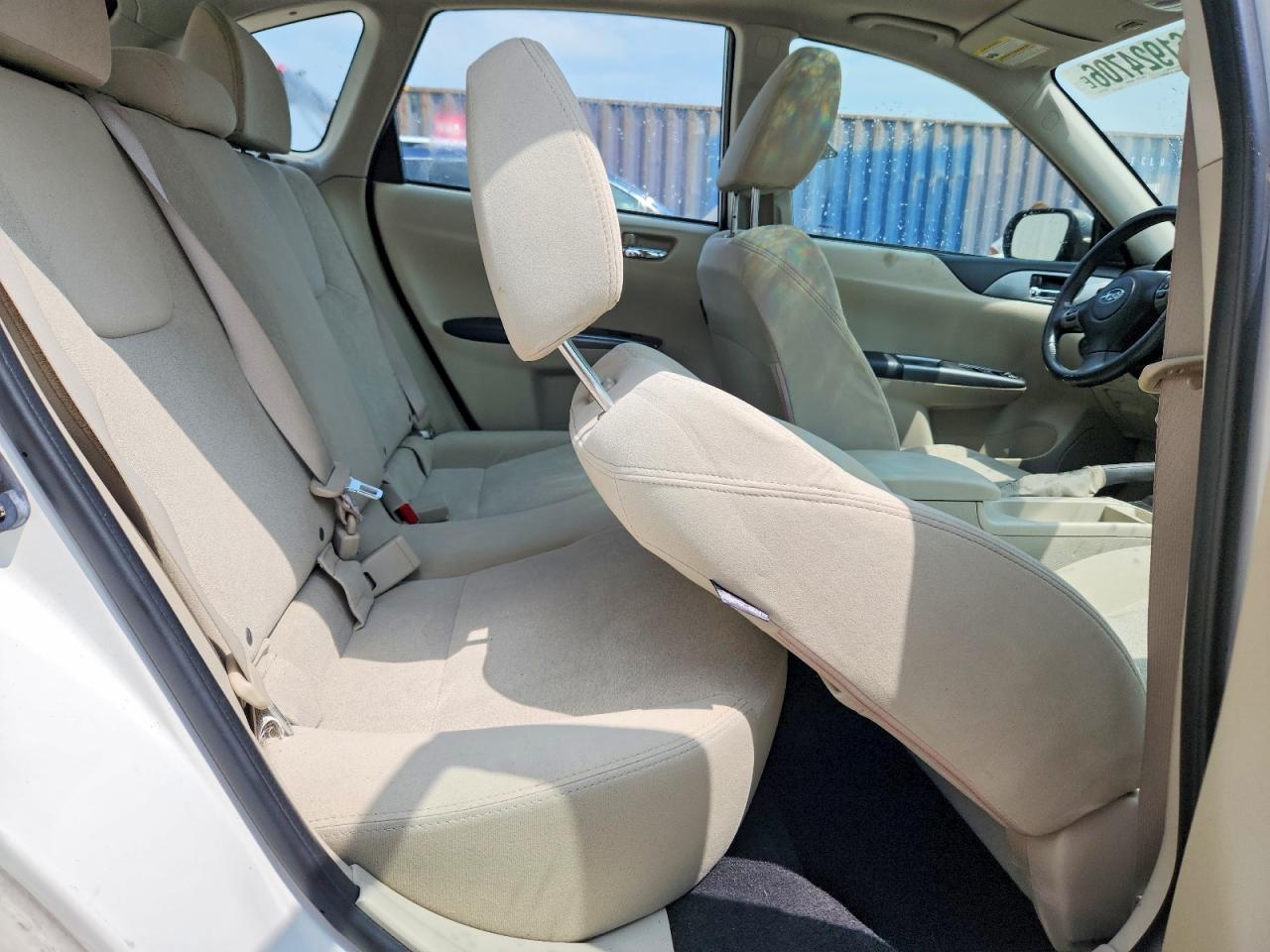 2011 Subaru Impreza 2.5i Premium White vin: JF1GH6B68BH810157