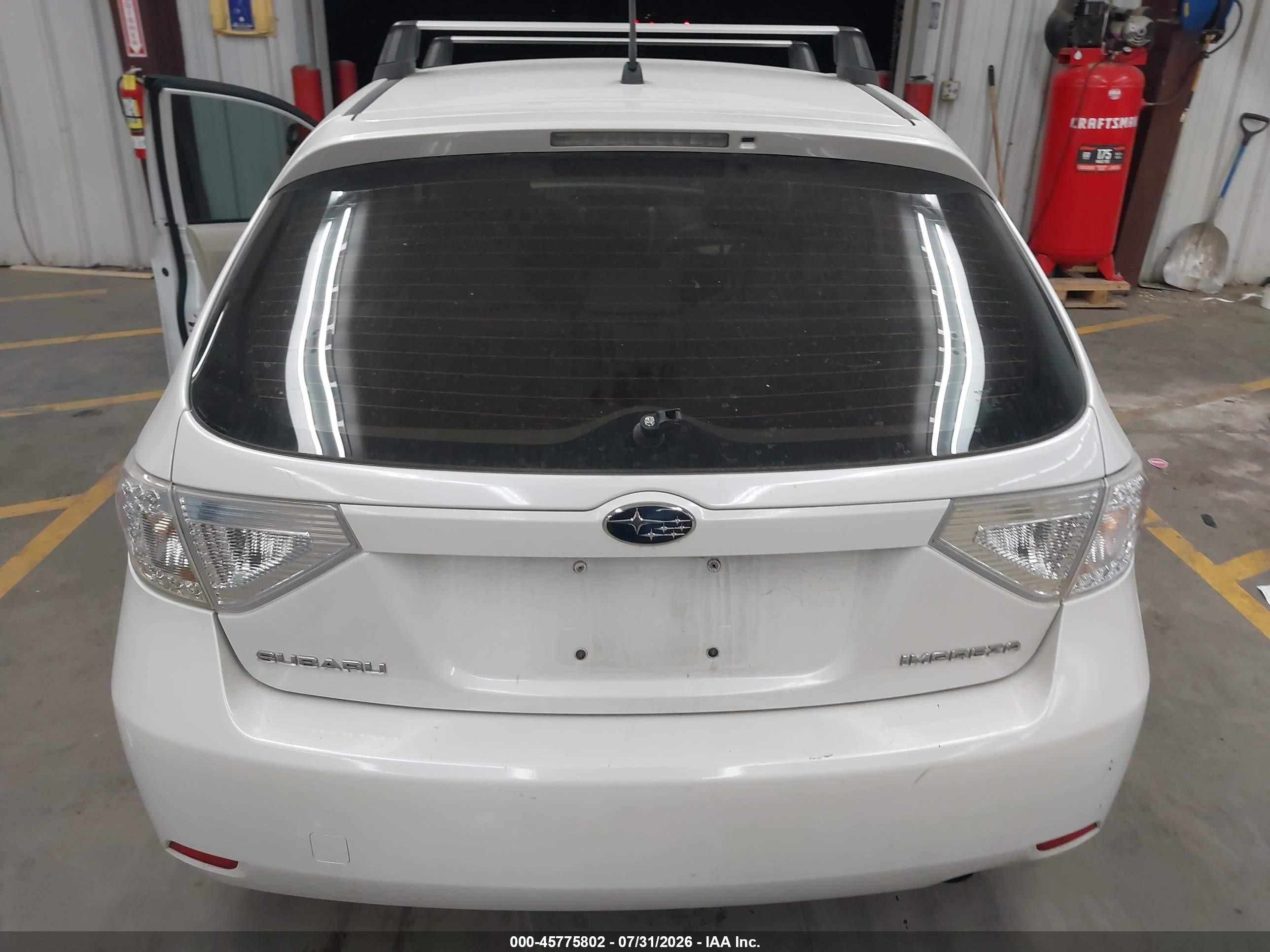 2011 Subaru Impreza 2.5i Premium White vin: JF1GH6B6XBH808023