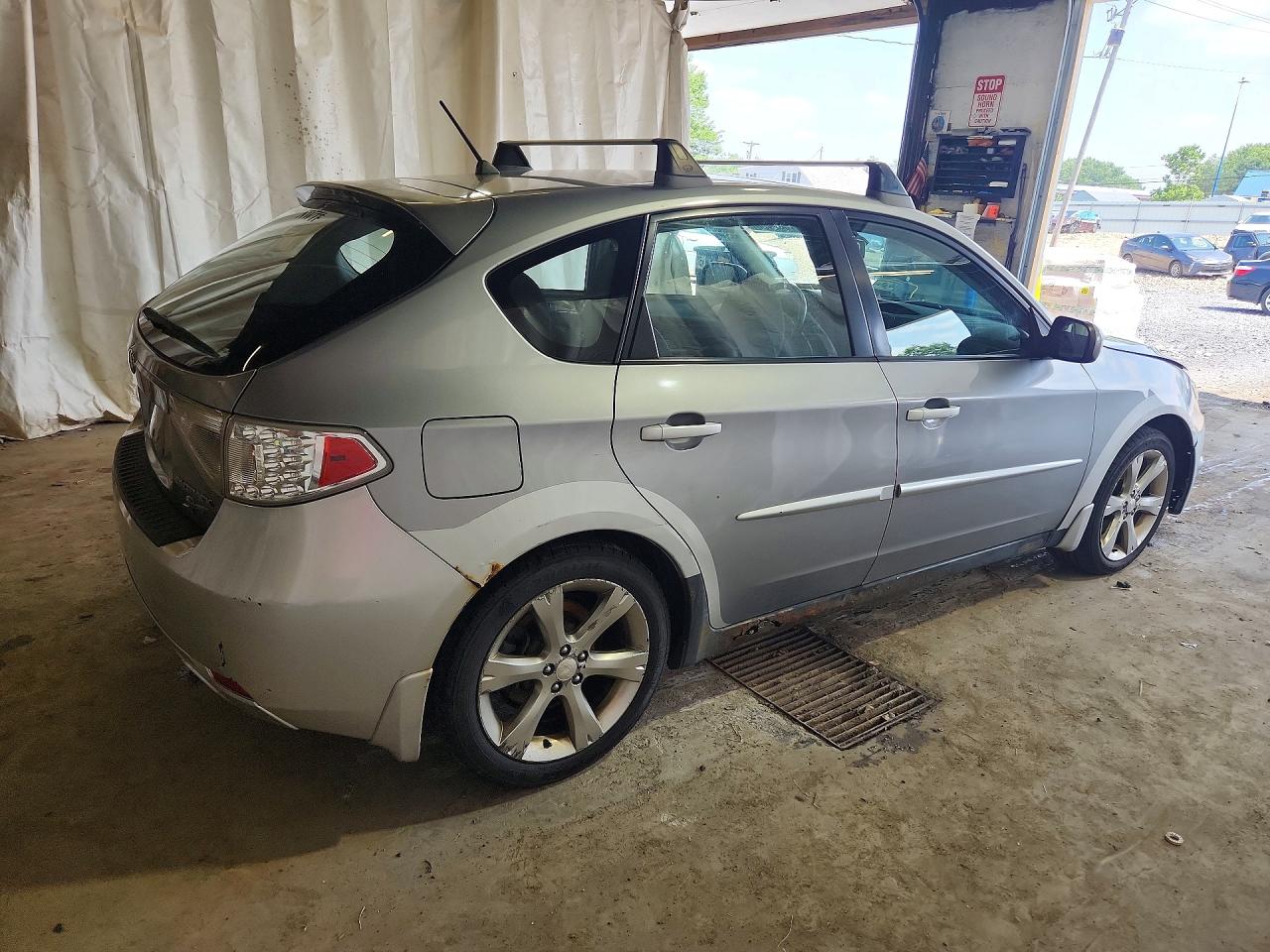 2011 Subaru Impreza Outback Sport Silver vin: JF1GH6D63BH814873