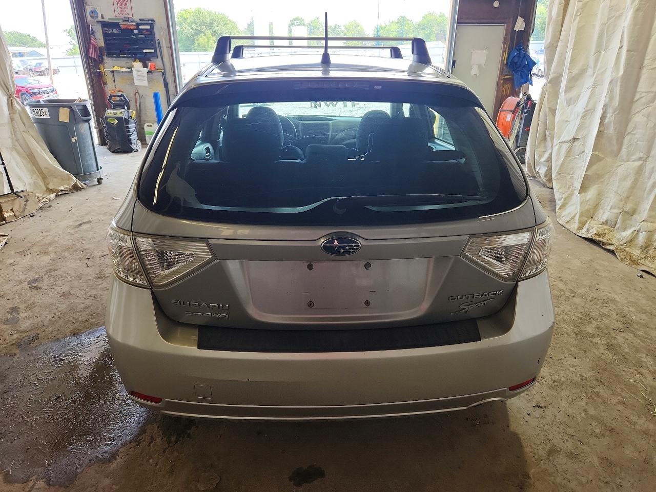 2011 Subaru Impreza Outback Sport Silver vin: JF1GH6D63BH814873