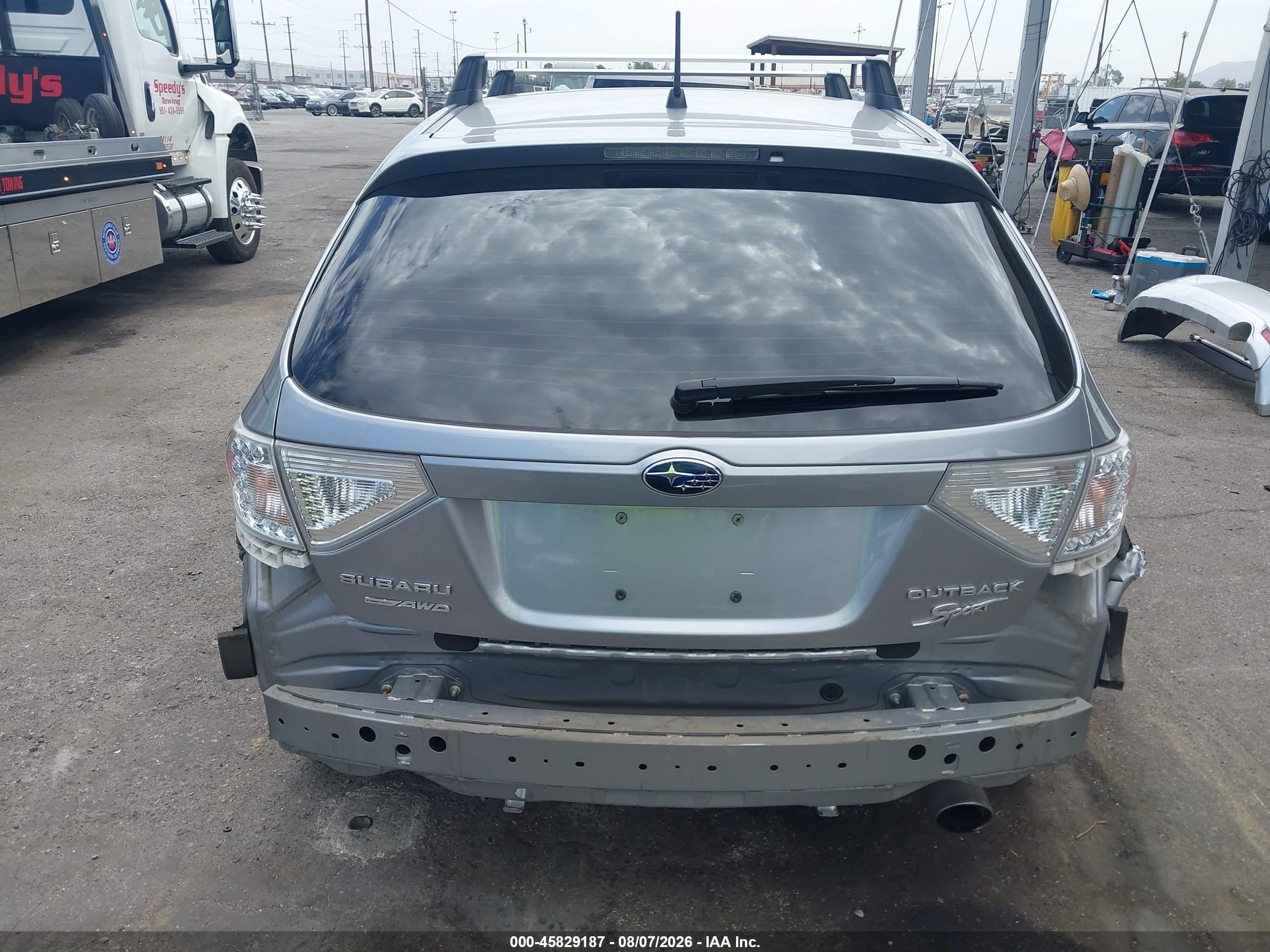 2011 Subaru Impreza Outback Sport   Silver vin: JF1GH6D63BH821886