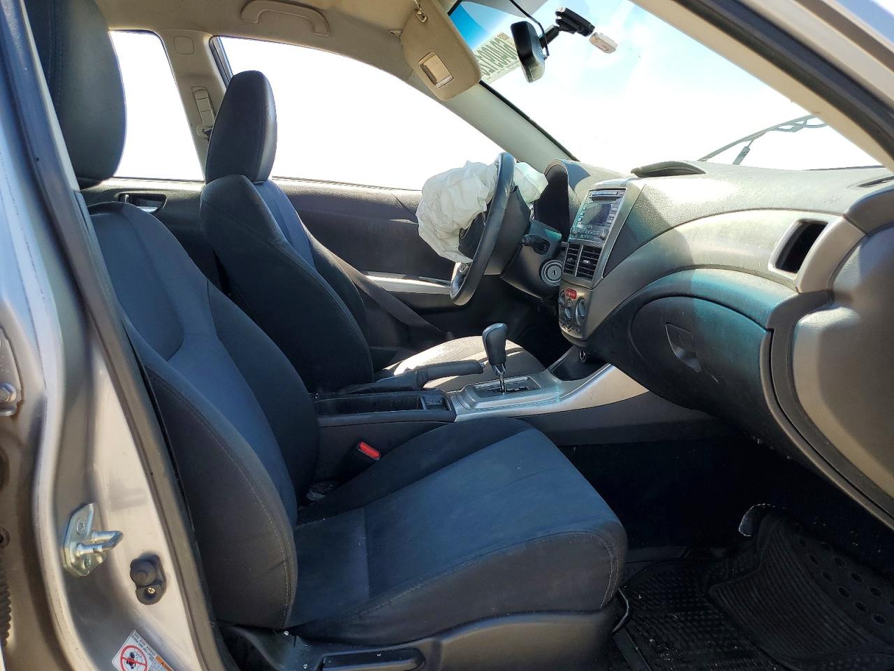 2010 Subaru Impreza 4d 4wd Silver vin: JF1GH6D68AH812700