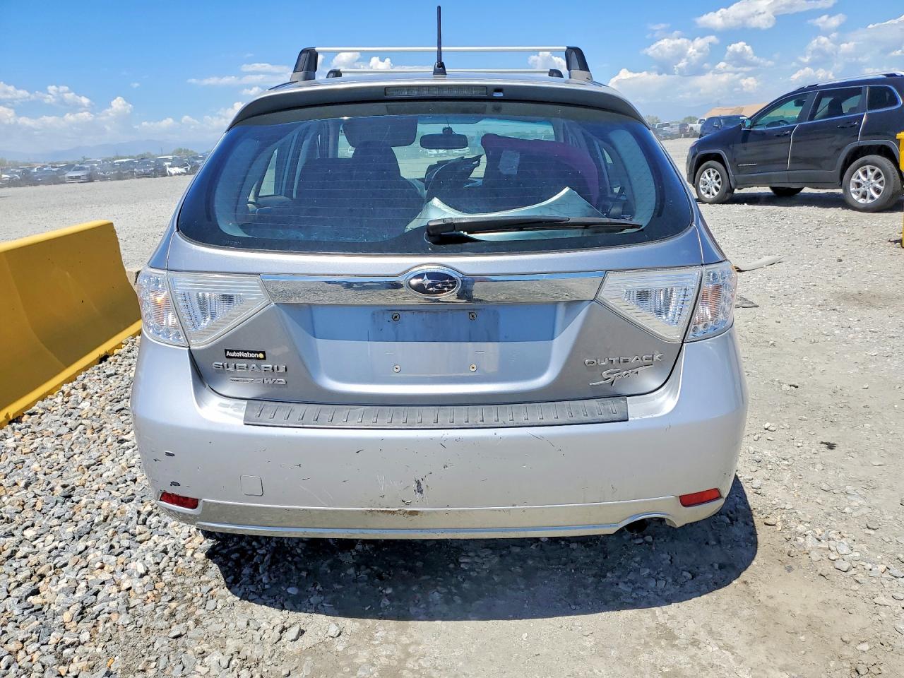 2010 Subaru Impreza 4d 4wd Silver vin: JF1GH6D68AH812700