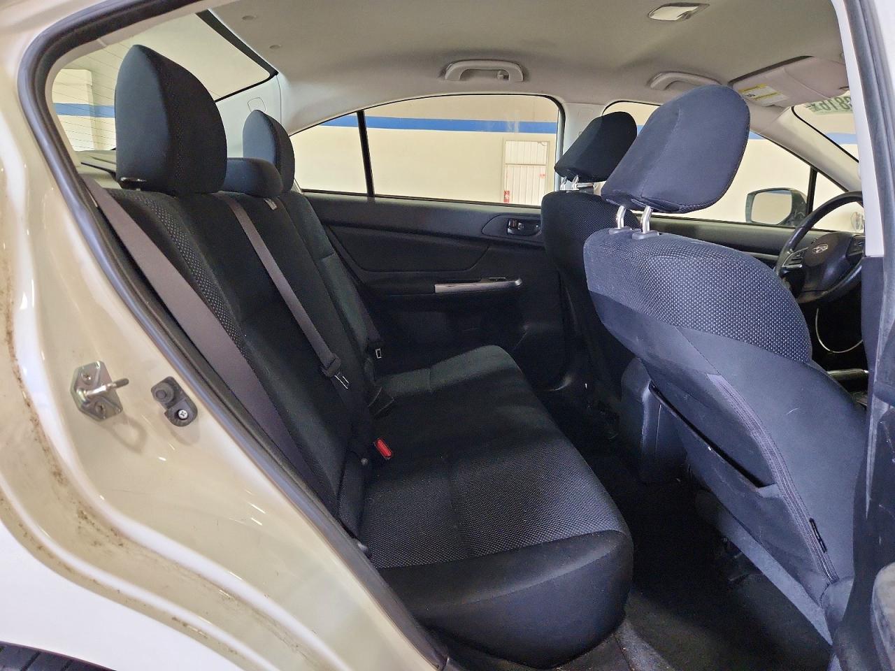 2015 Subaru Impreza White vin: JF1GJAA60FH009589