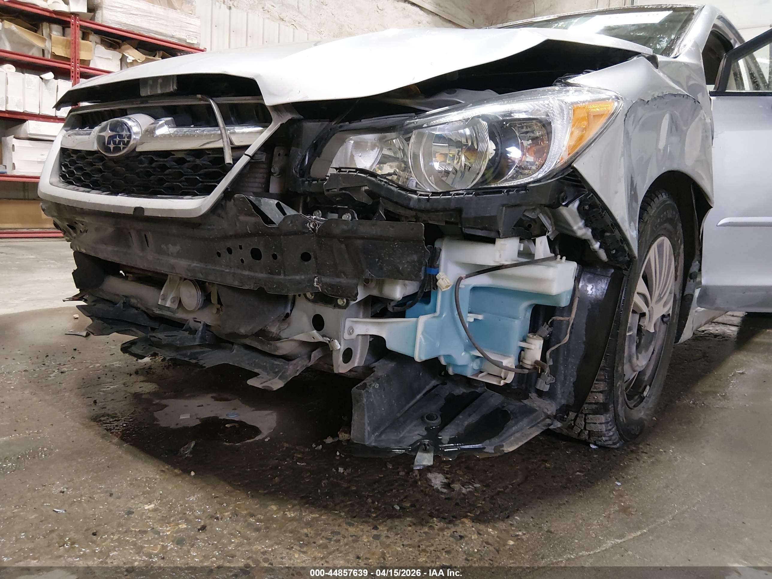 2014 Subaru Impreza 2.0i Silver vin: JF1GJAA61EH007638
