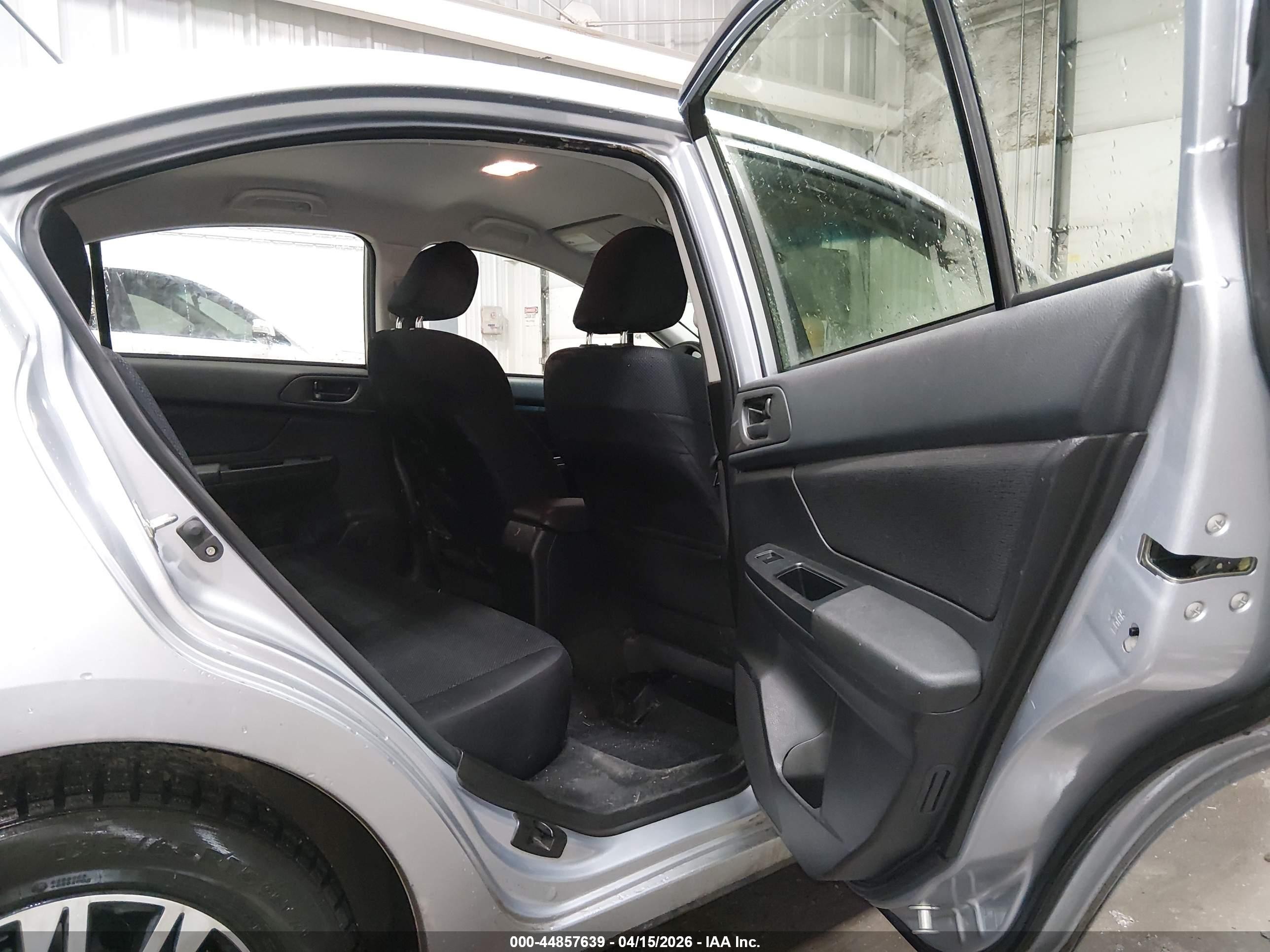 2014 Subaru Impreza 2.0i Silver vin: JF1GJAA61EH007638