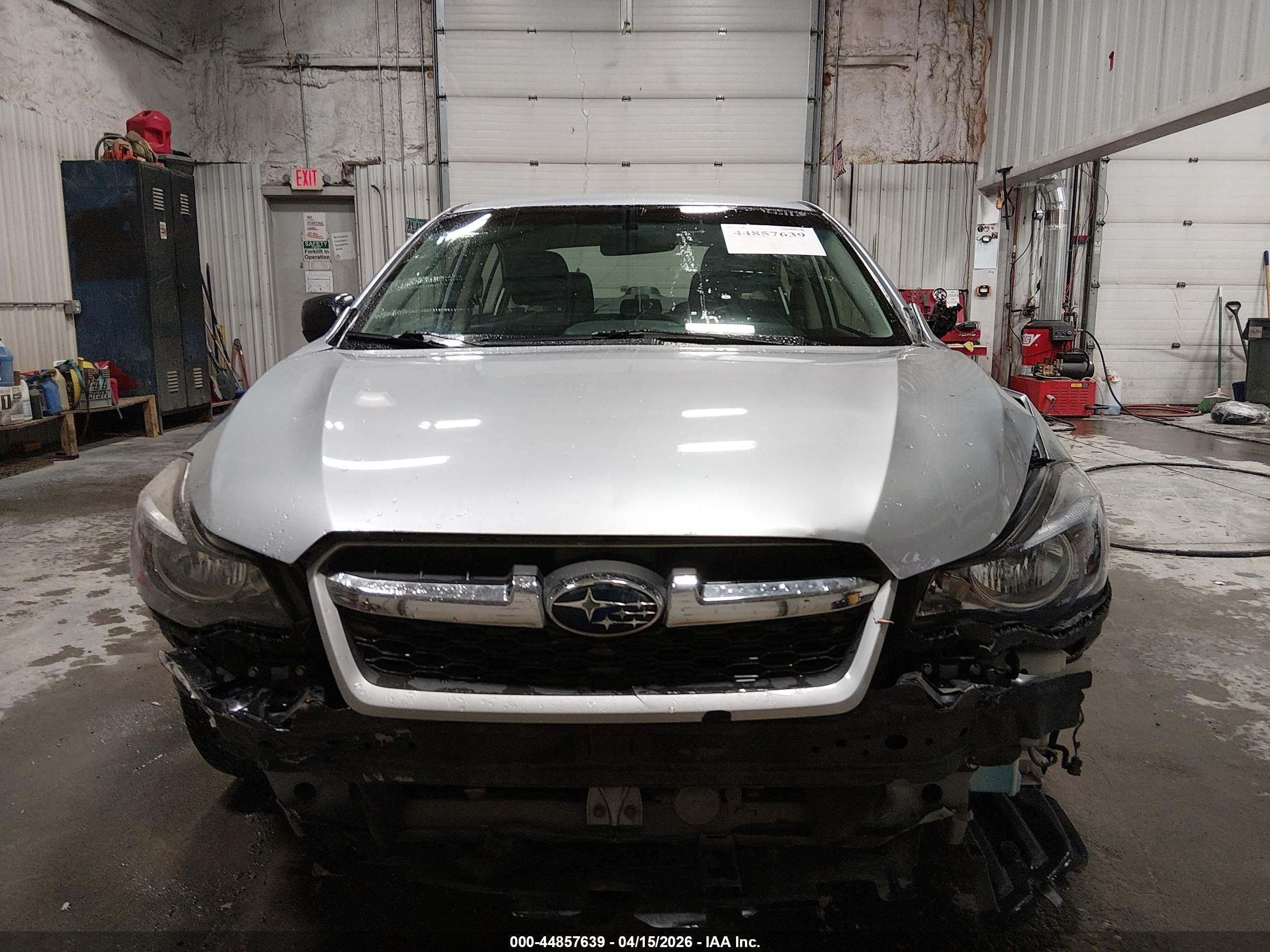 2014 Subaru Impreza 2.0i Silver vin: JF1GJAA61EH007638