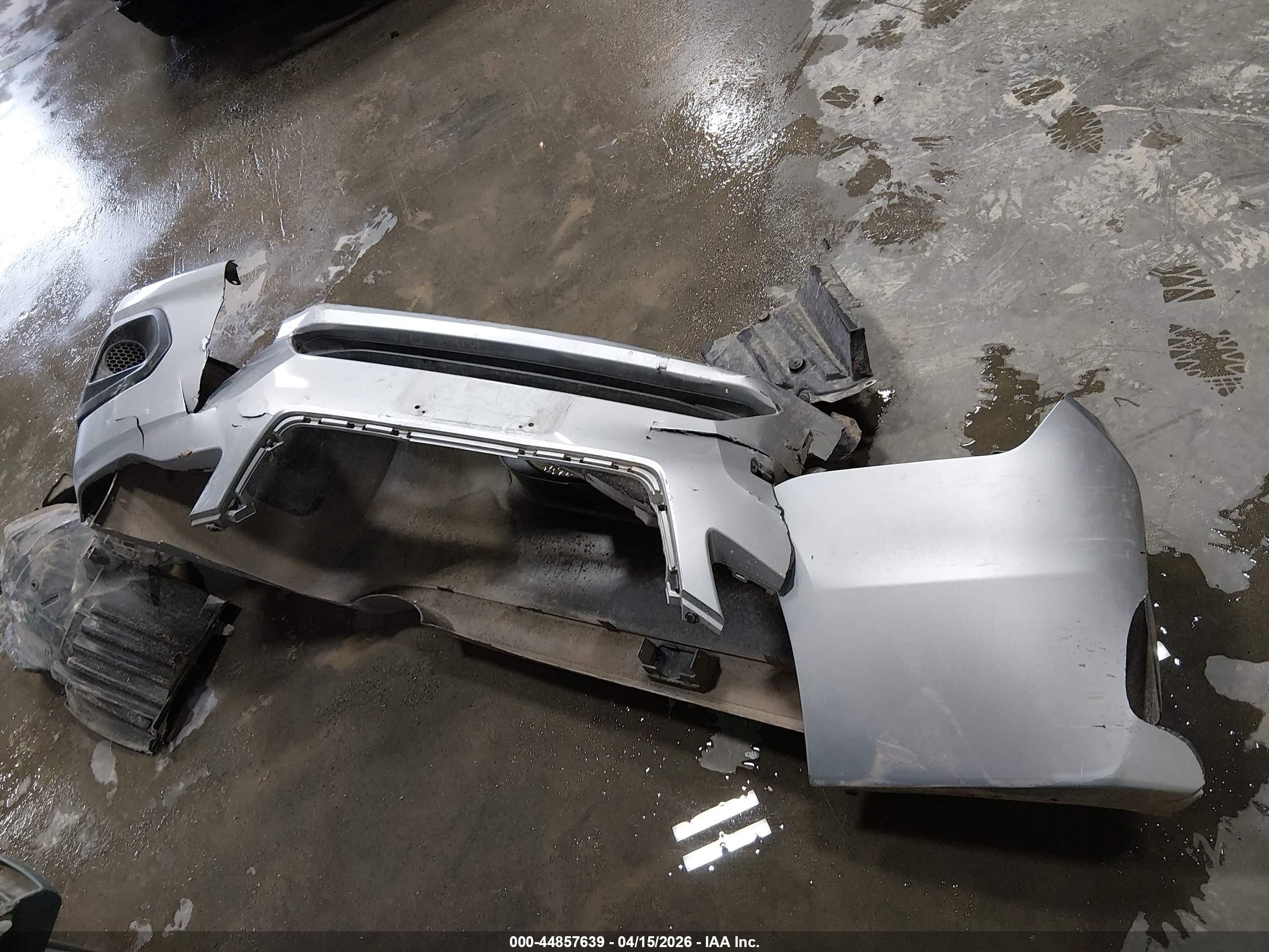2014 Subaru Impreza 2.0i Silver vin: JF1GJAA61EH007638