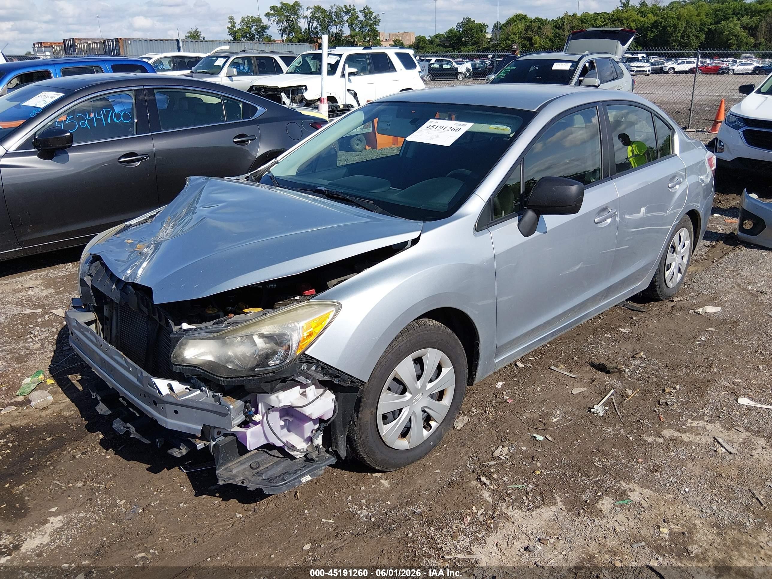 2014 Subaru Impreza 2.0i Silver vin: JF1GJAA61EH023449
