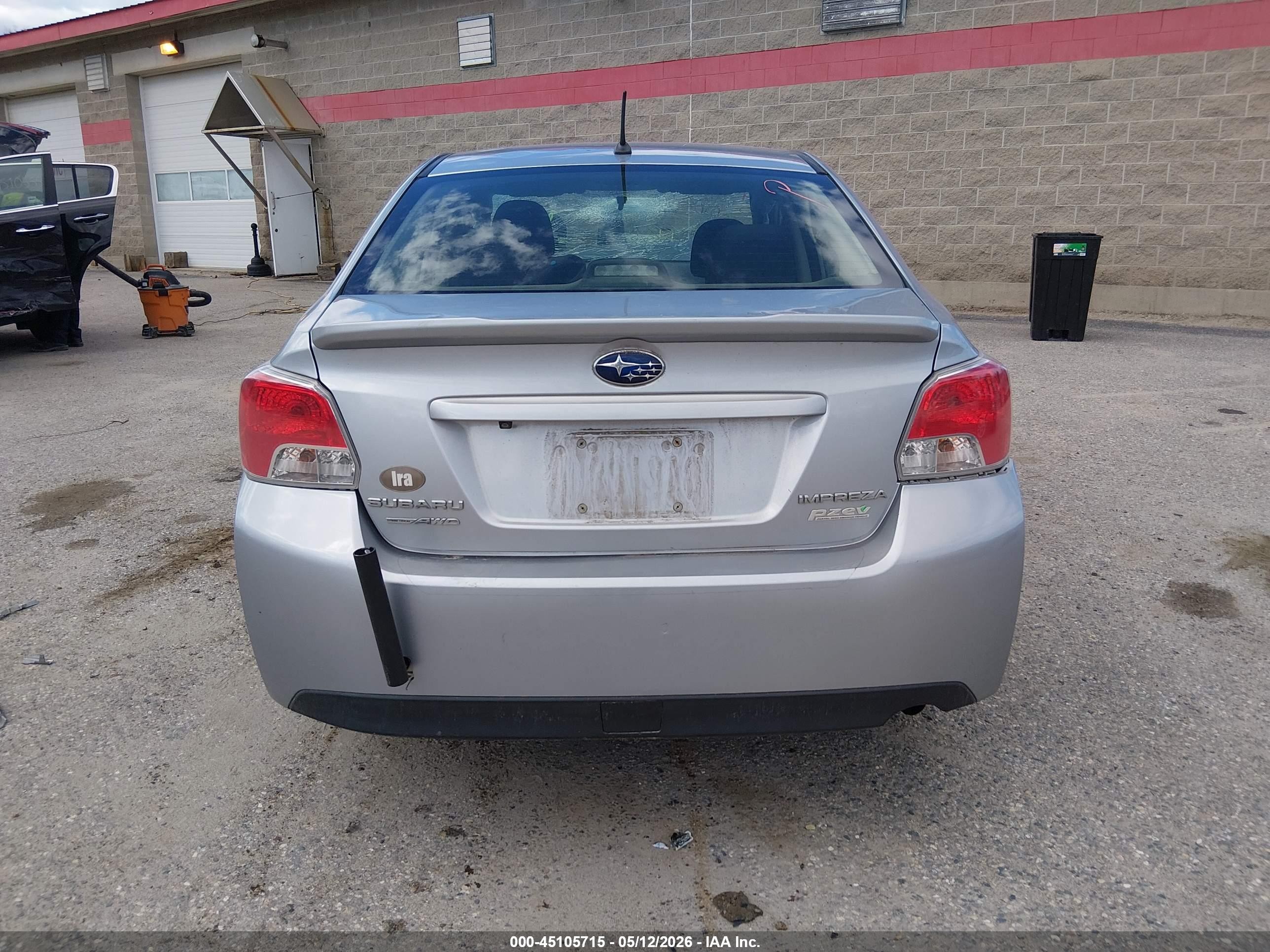 2015 Subaru Impreza 2.0i Silver vin: JF1GJAA61FH005809
