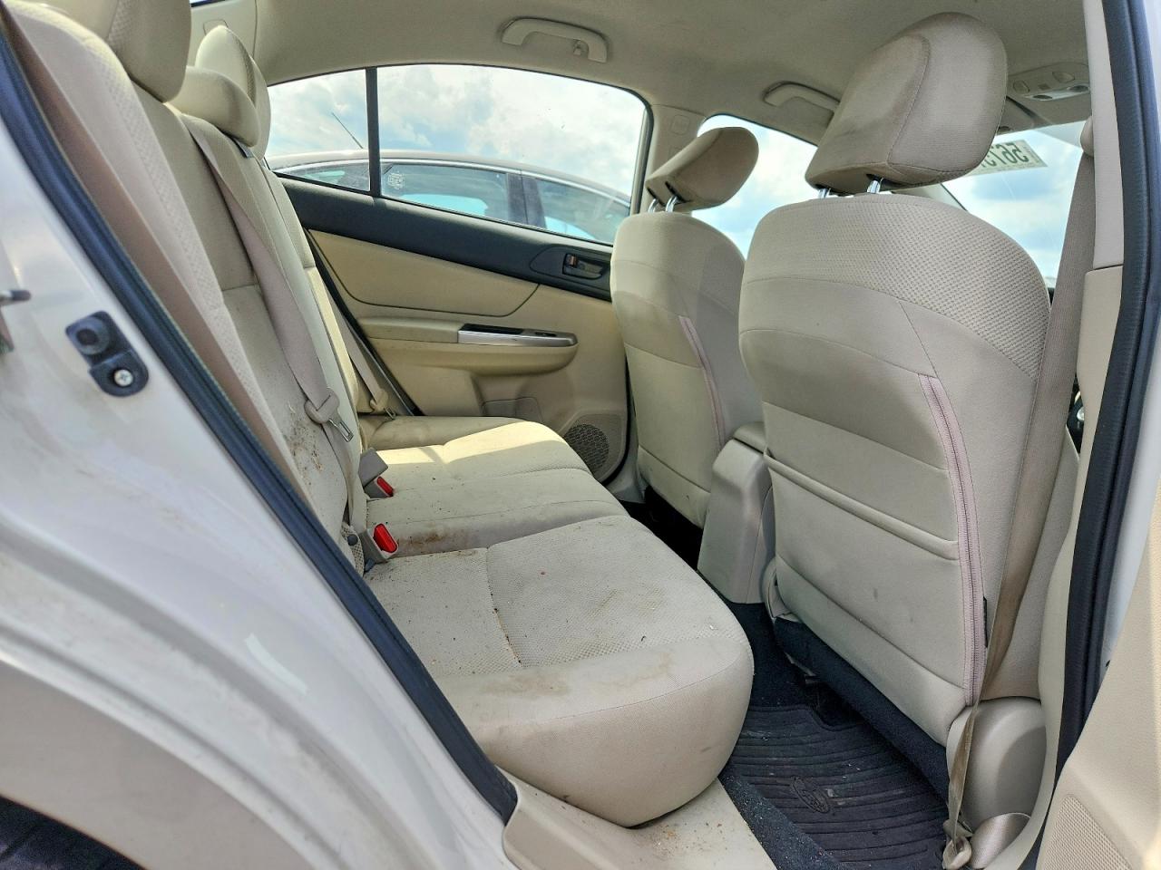 2015 Subaru Impreza White vin: JF1GJAA61FH010962