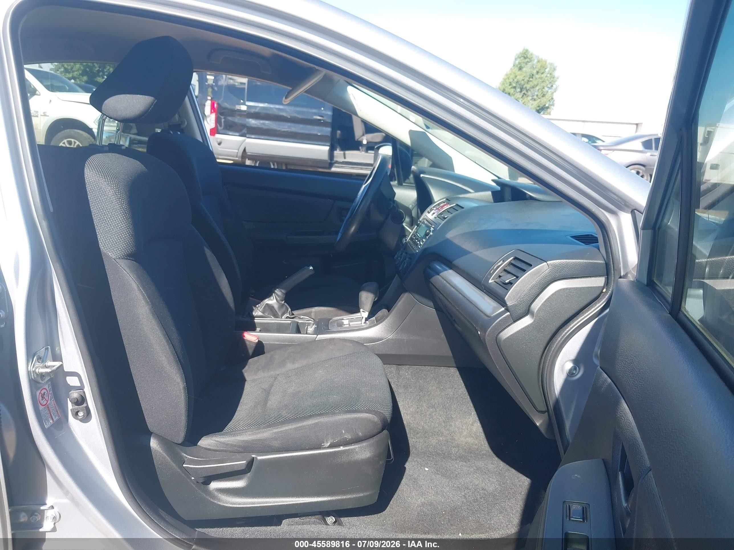 2013 Subaru Impreza 2.0i Silver vin: JF1GJAA62DH023670