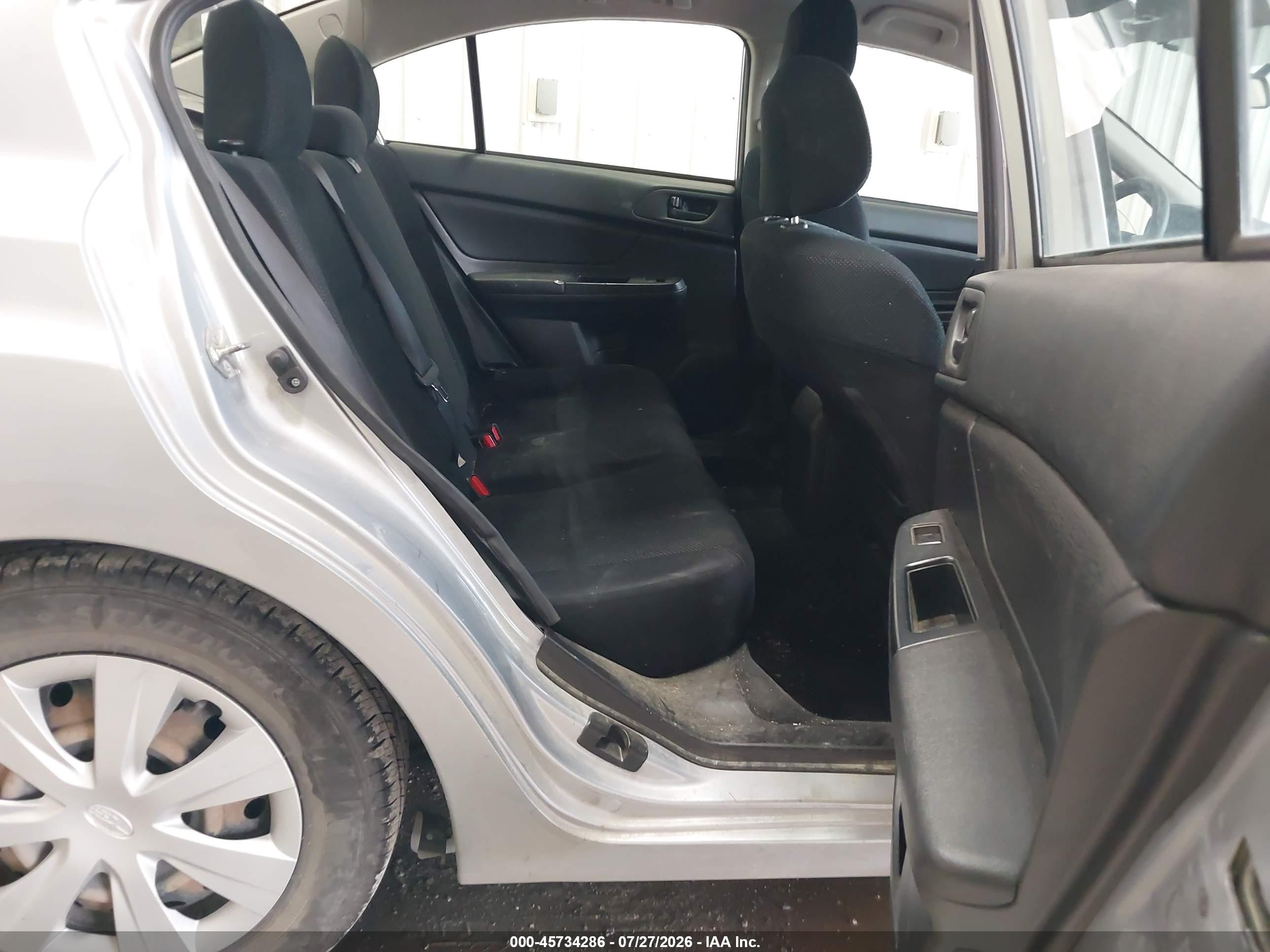 2014 Subaru Impreza 2.0i Silver vin: JF1GJAA62EH014727