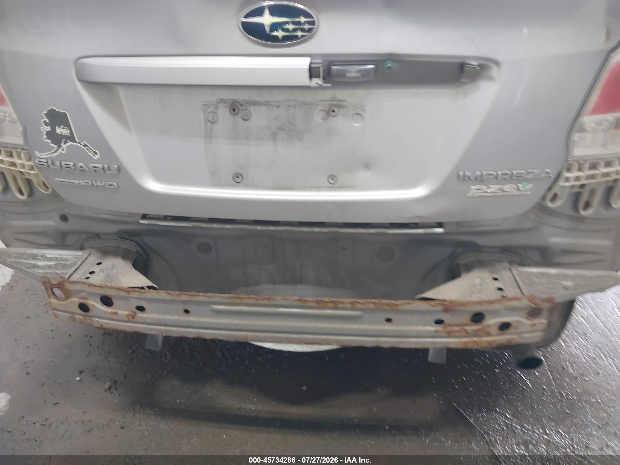2014 Subaru Impreza 2.0i Silver vin: JF1GJAA62EH014727