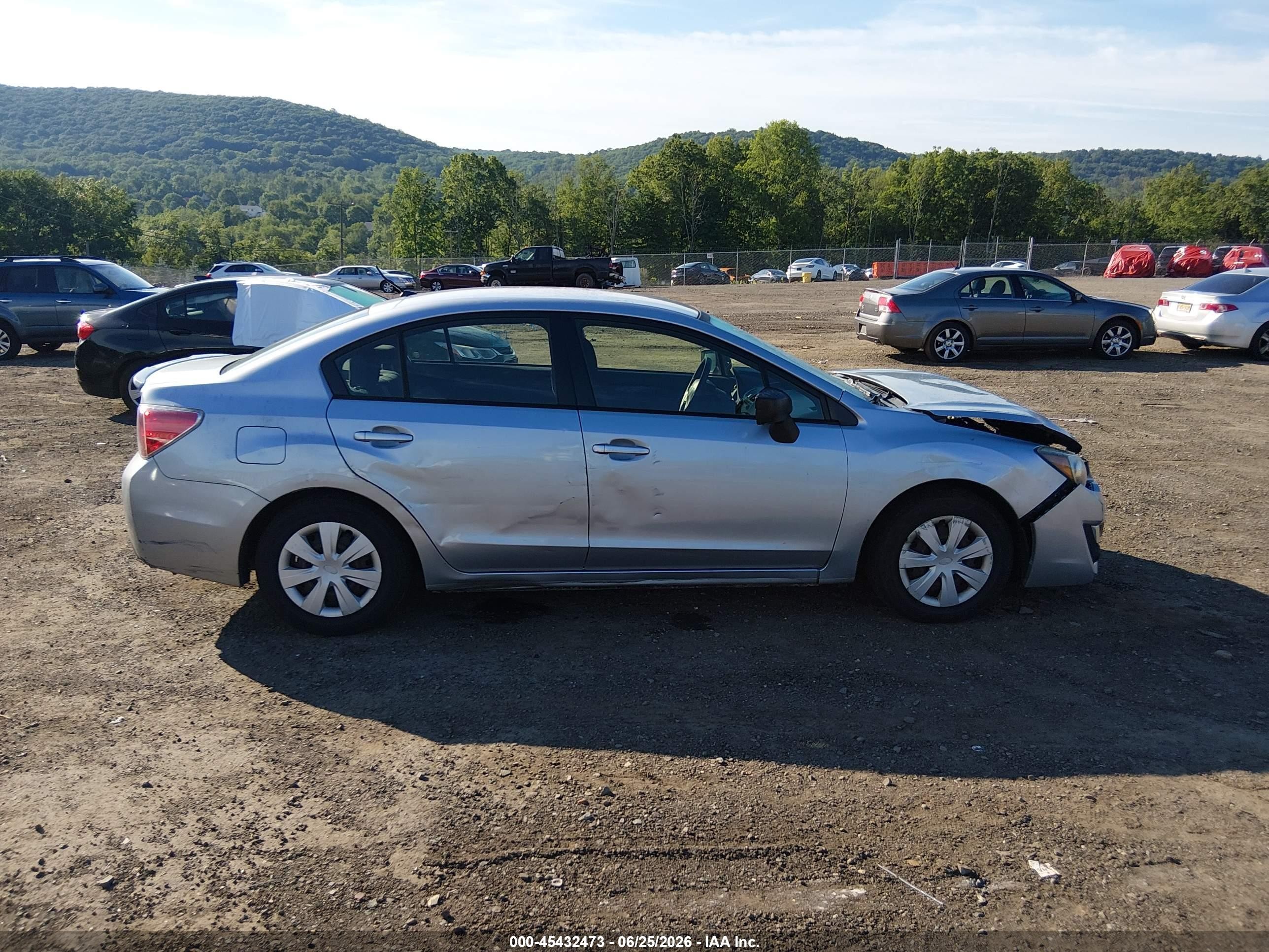 2015 Subaru Impreza 2.0i Серебряный vin: JF1GJAA62FH018536