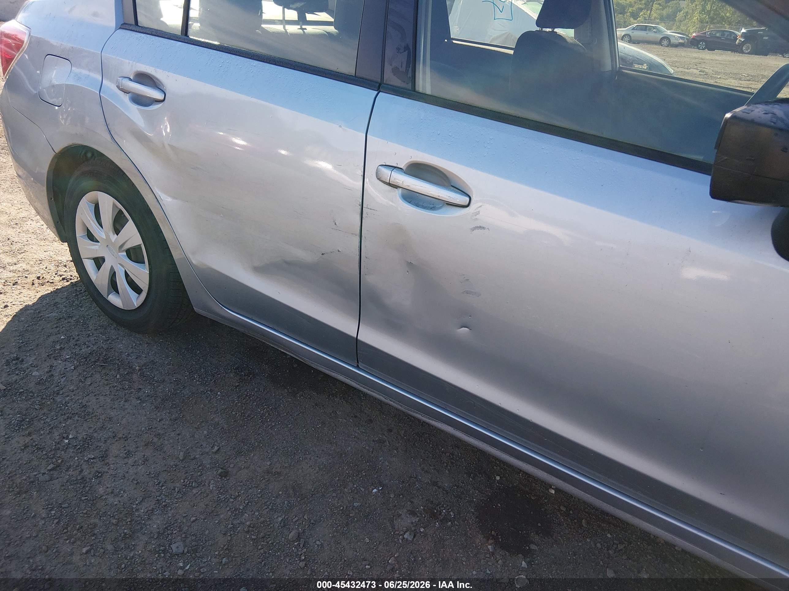 2015 Subaru Impreza 2.0i Серебряный vin: JF1GJAA62FH018536