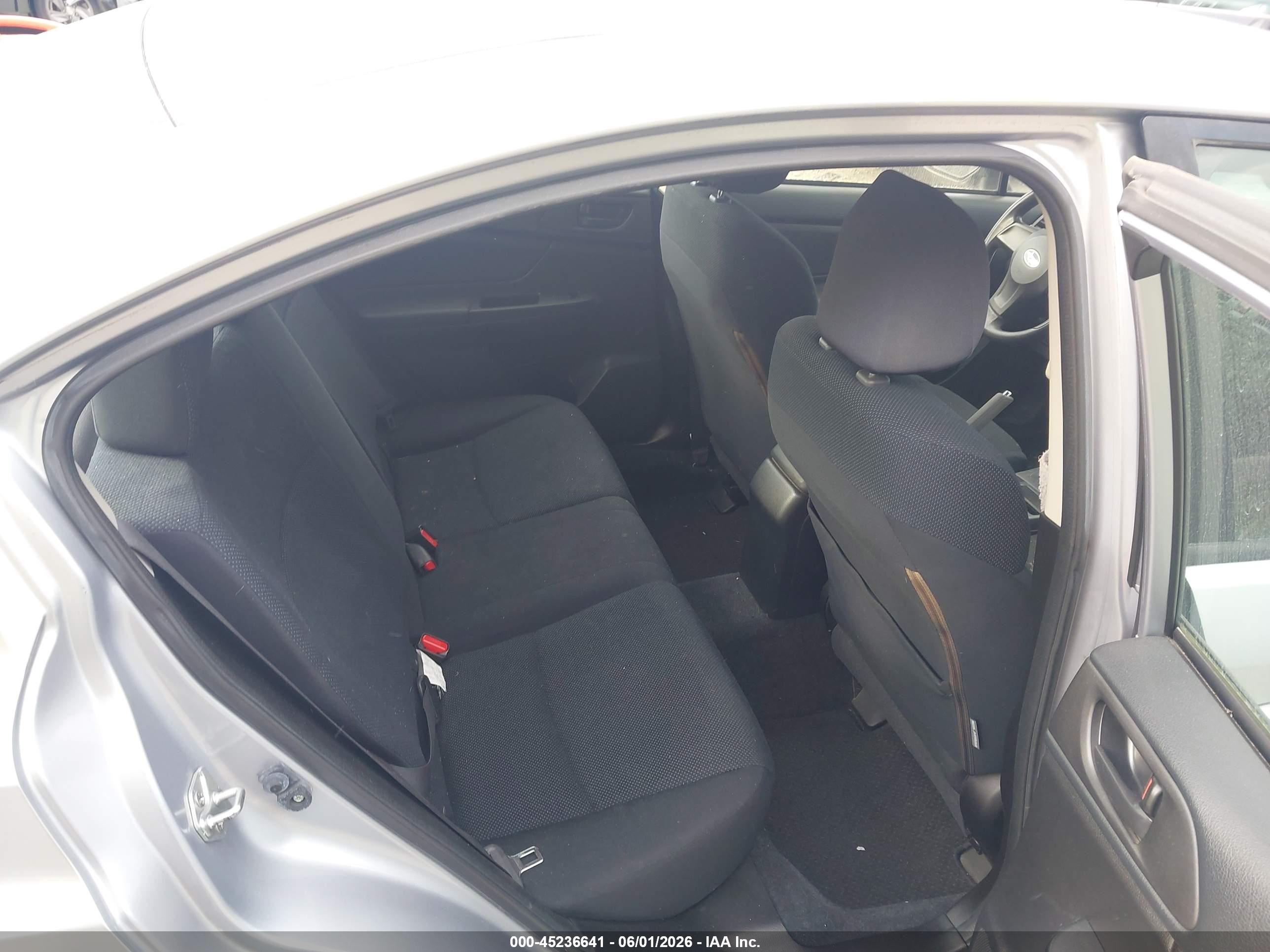 2012 Subaru Impreza 2.0i Silver vin: JF1GJAA63CH014426