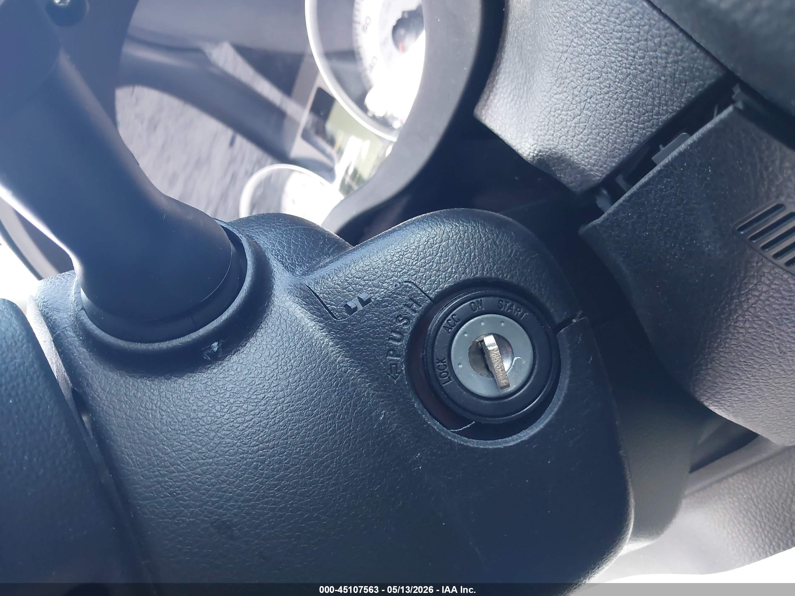 2013 Subaru Impreza 2.0i Серебряный vin: JF1GJAA64DH034802