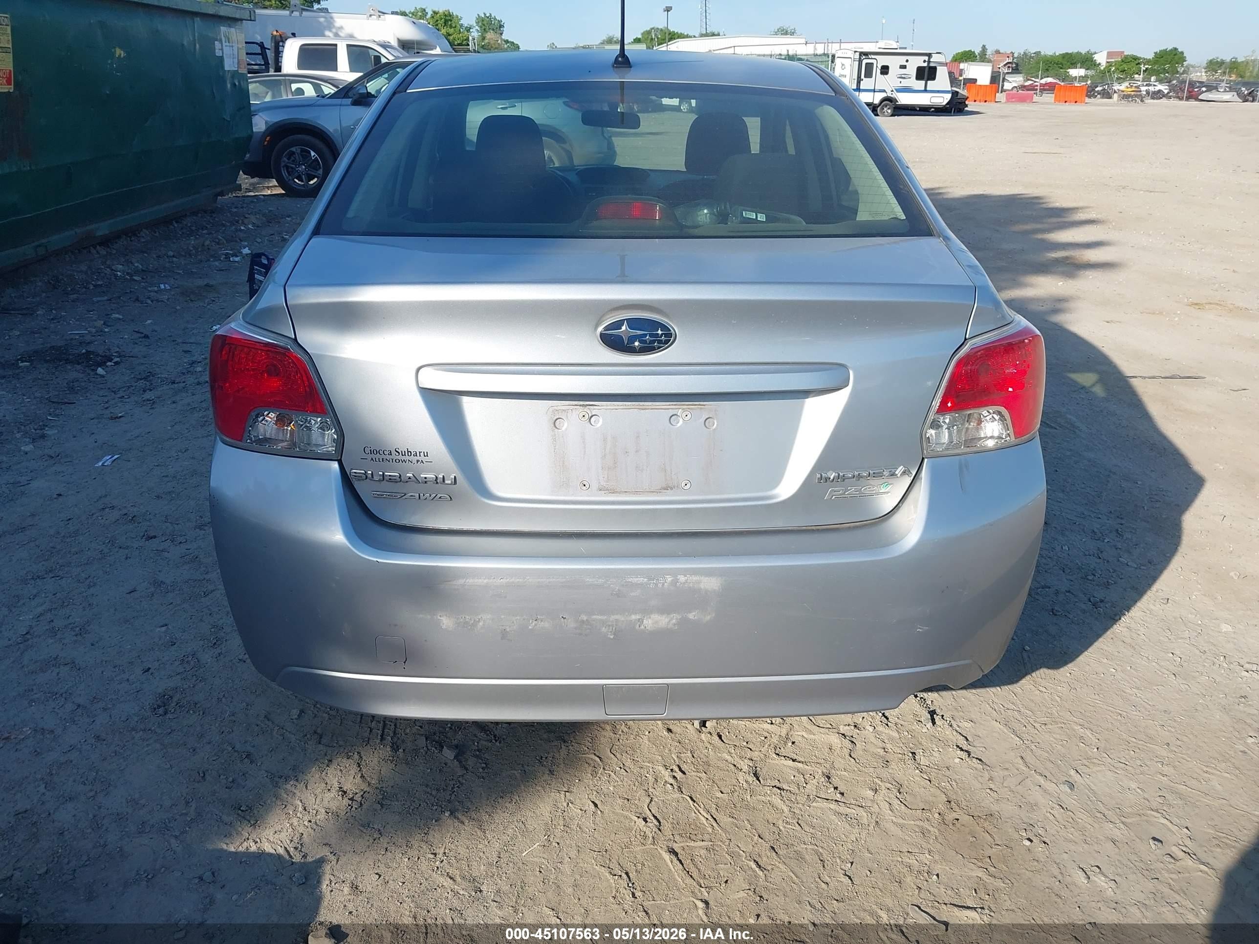 2013 Subaru Impreza 2.0i Серебряный vin: JF1GJAA64DH034802
